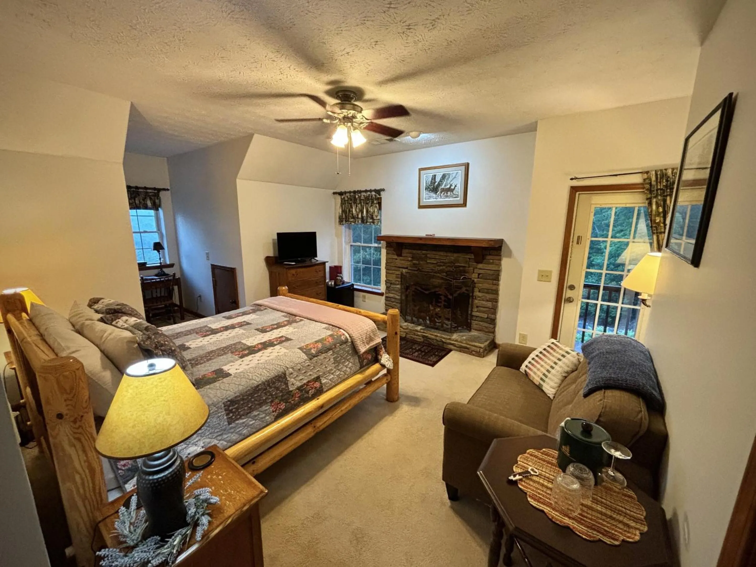 Bedroom, Bed in Long Mountain Lodge Bed & Breakfast