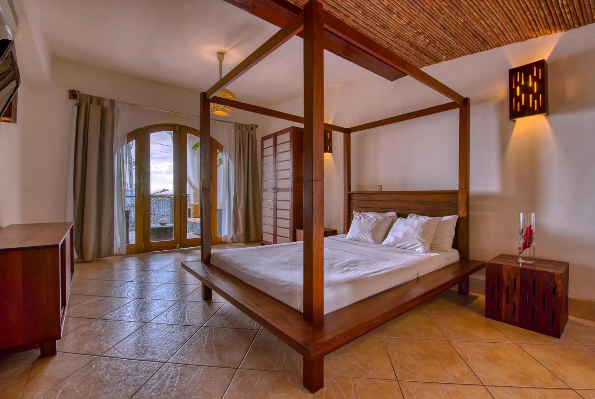 Bed in Hotel Alcazar