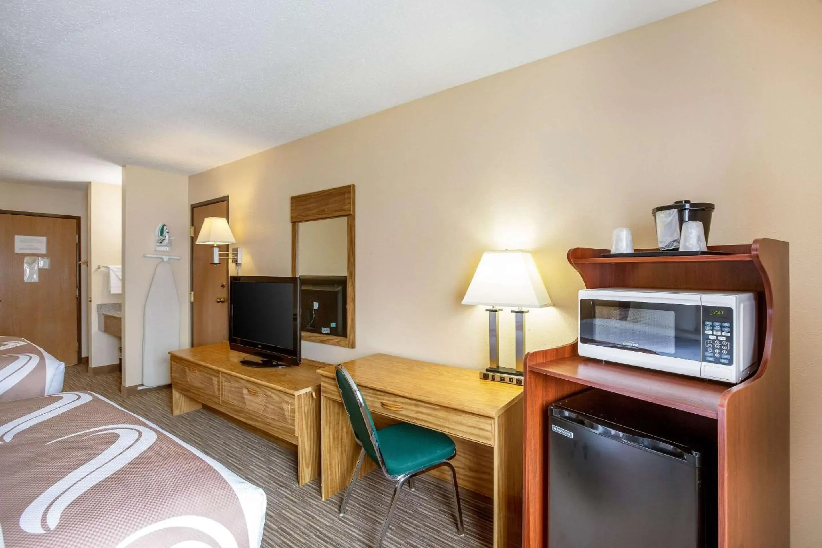 Double Room with Two Double Beds - Non-Smoking in Quality Inn - Storm Lake Double Room with Two Double Beds - Non-Smoking in Quality Inn - Storm Lake