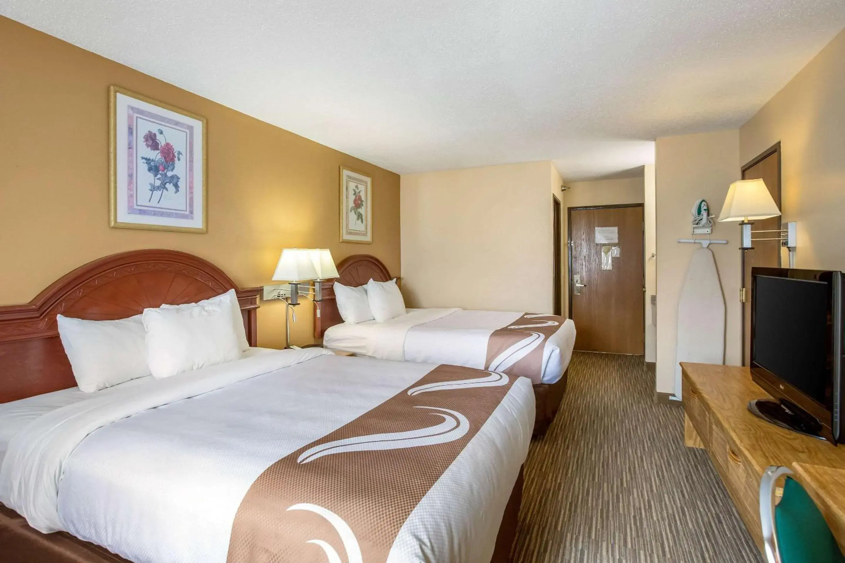 Photo of the whole room, Bed in Quality Inn - Storm Lake Photo of the whole room, Bed in Quality Inn - Storm Lake