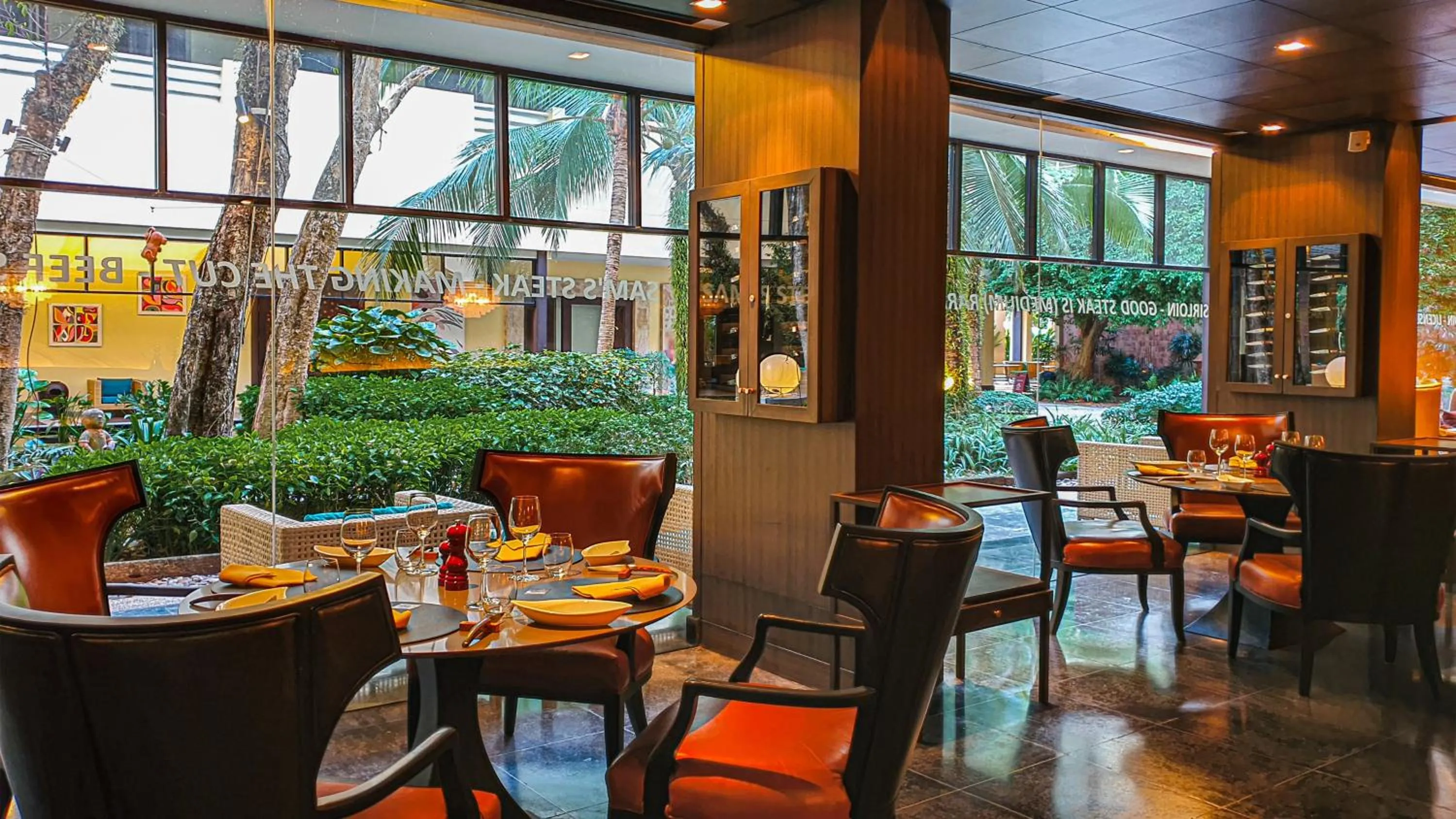 Restaurant/places to eat in Holiday Inn Resort Phuket by IHG