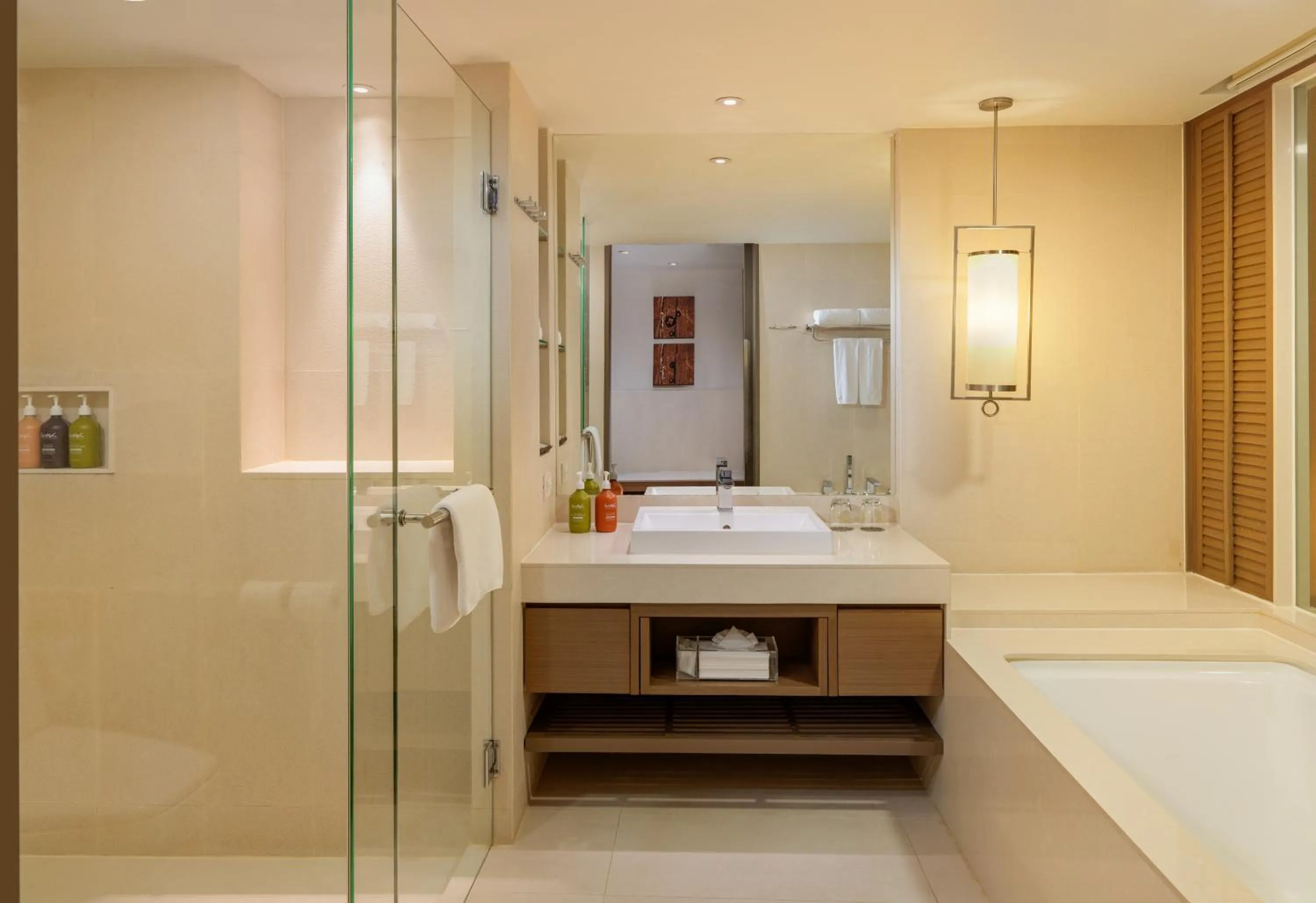 Bathroom, Bed in Holiday Inn Resort Phuket by IHG