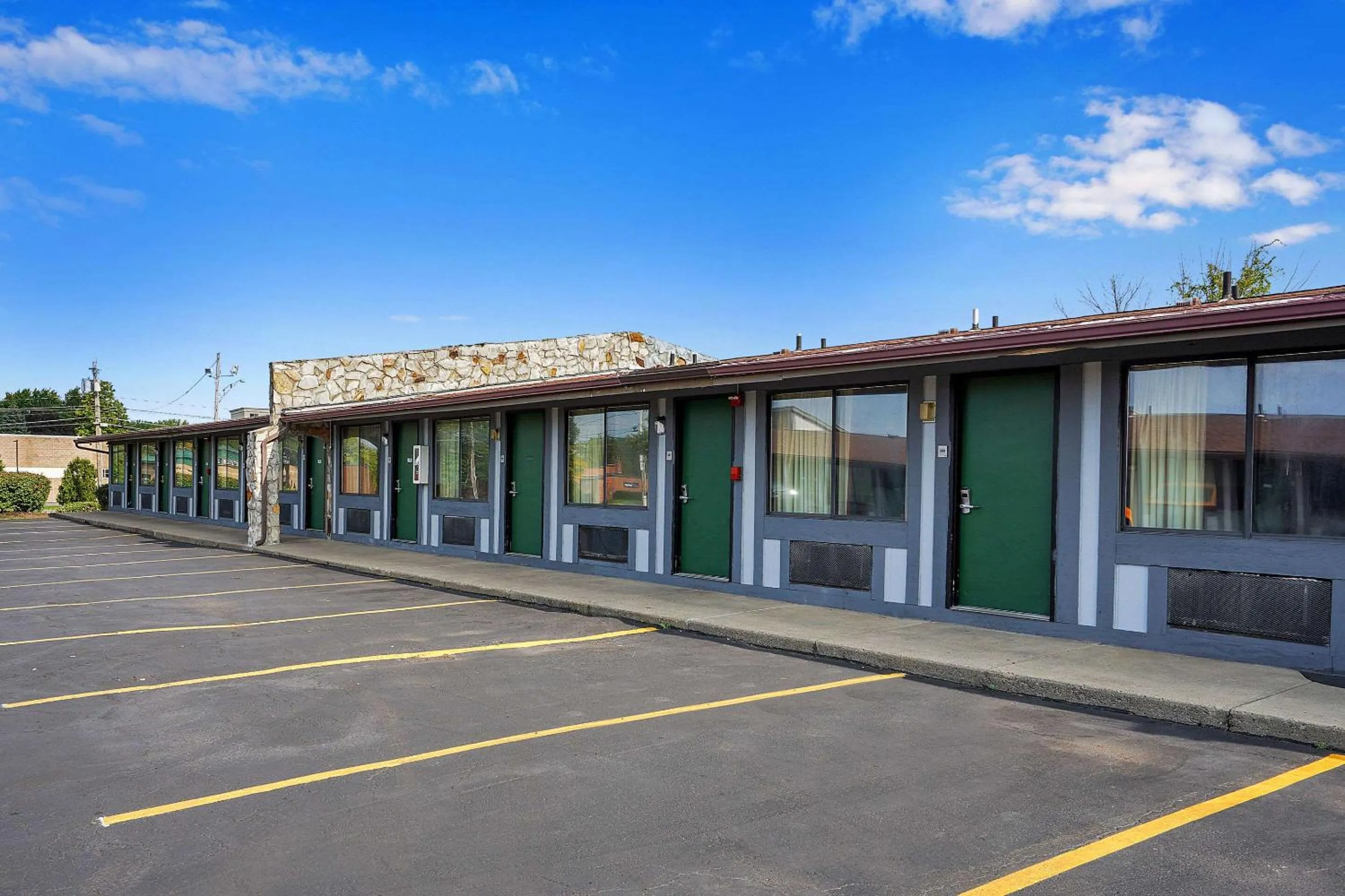 Property building in Days-Inn by Wyndham Liverpool-Syracuse