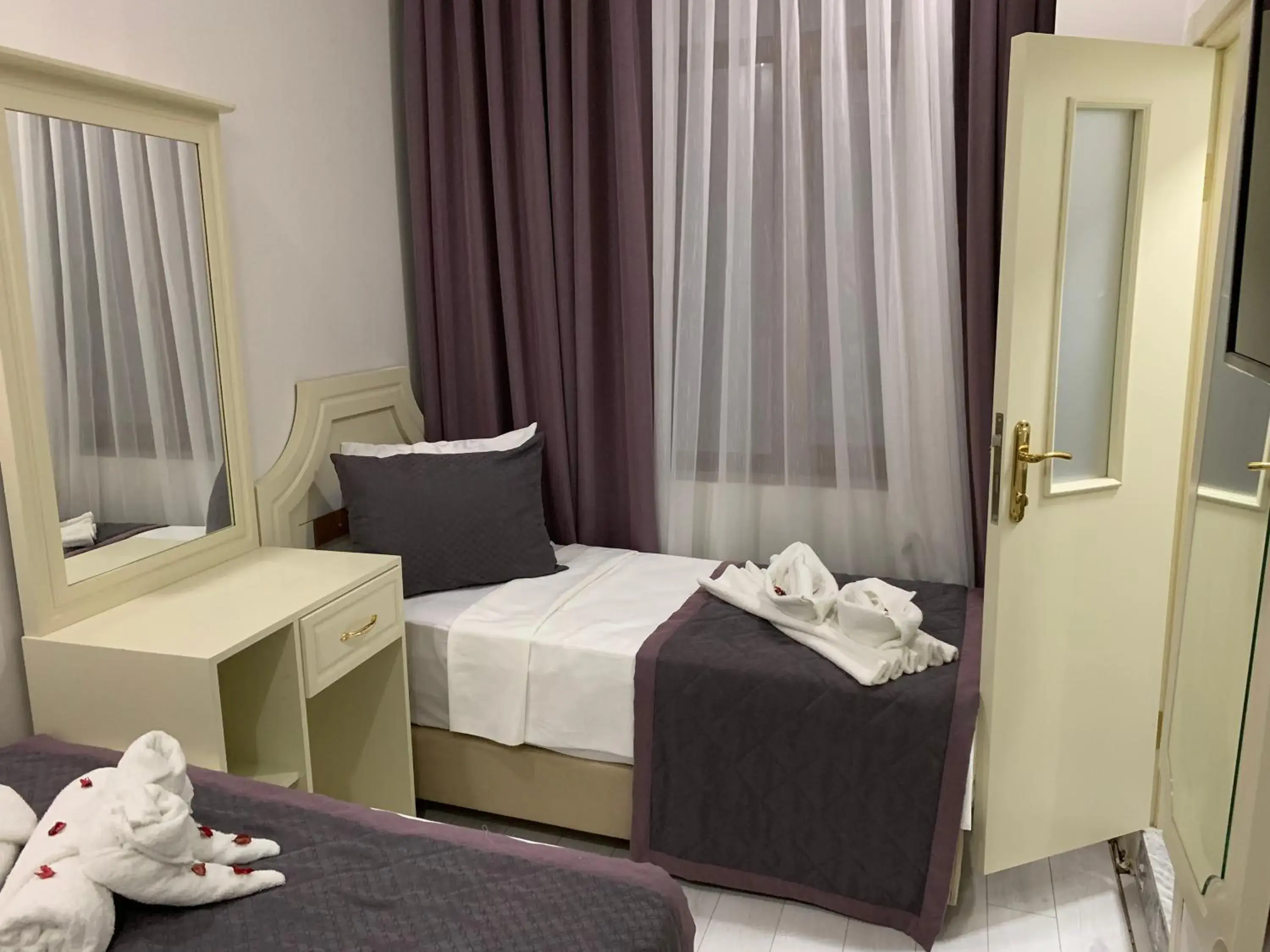 Standard Double Room in taksim diamond hotel Standard Double Room in taksim diamond hotel