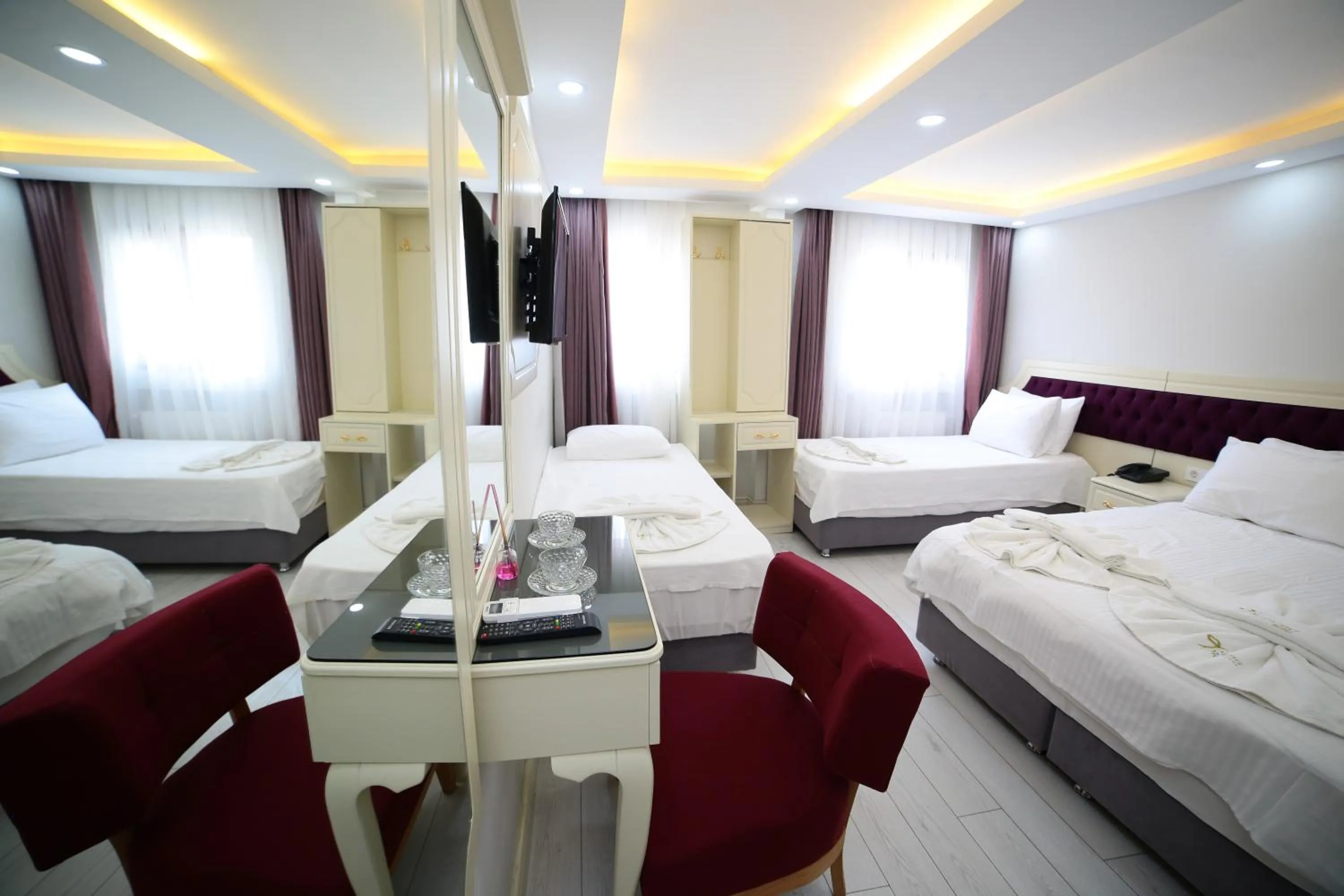 Photo of the whole room, Bed in taksim diamond hotel