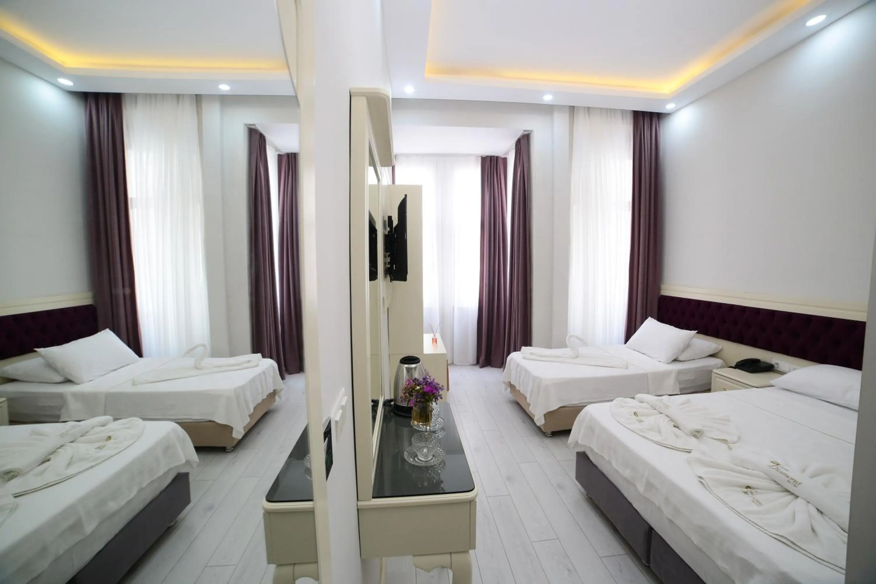 Photo of the whole room, Bed in taksim diamond hotel