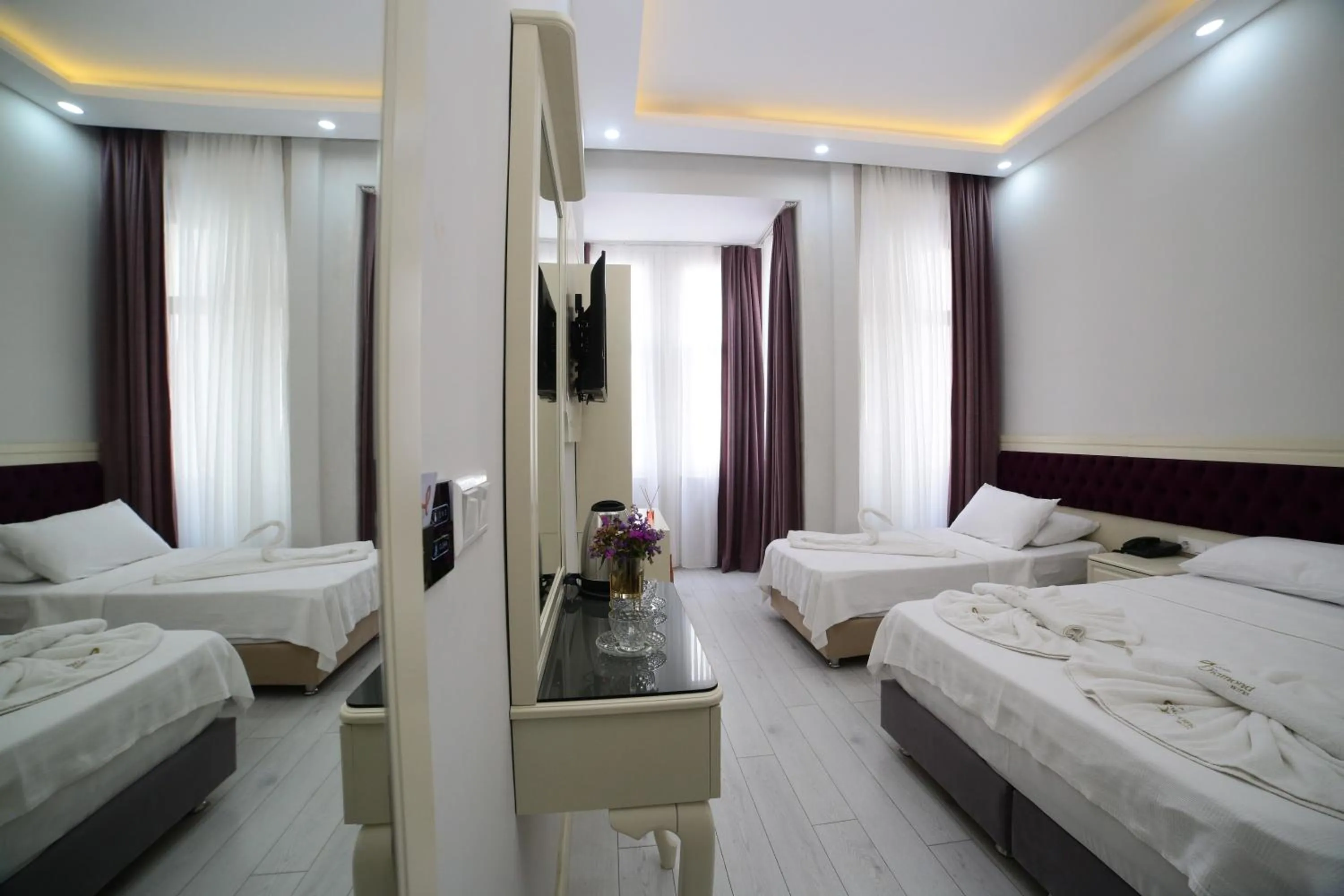Photo of the whole room, Bed in taksim diamond hotel