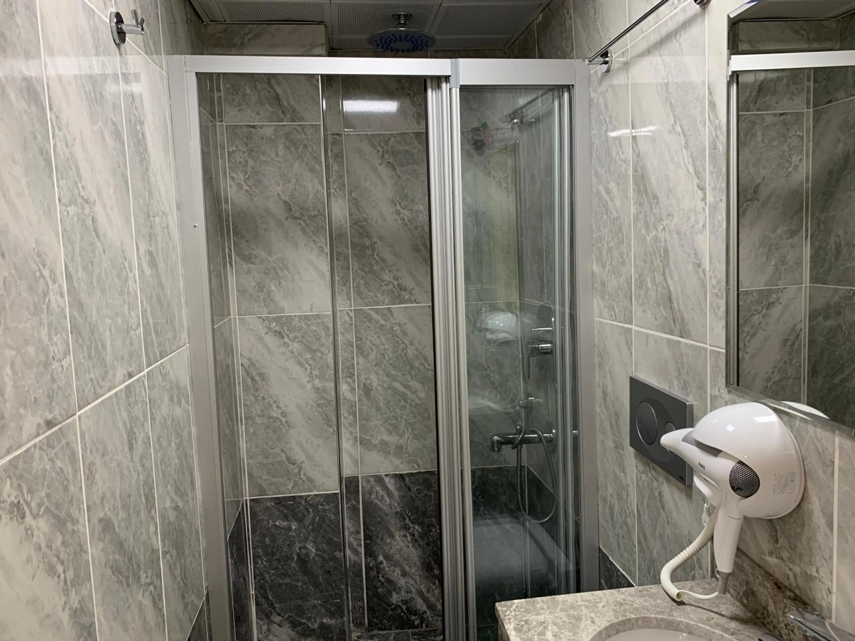 Shower in taksim diamond hotel