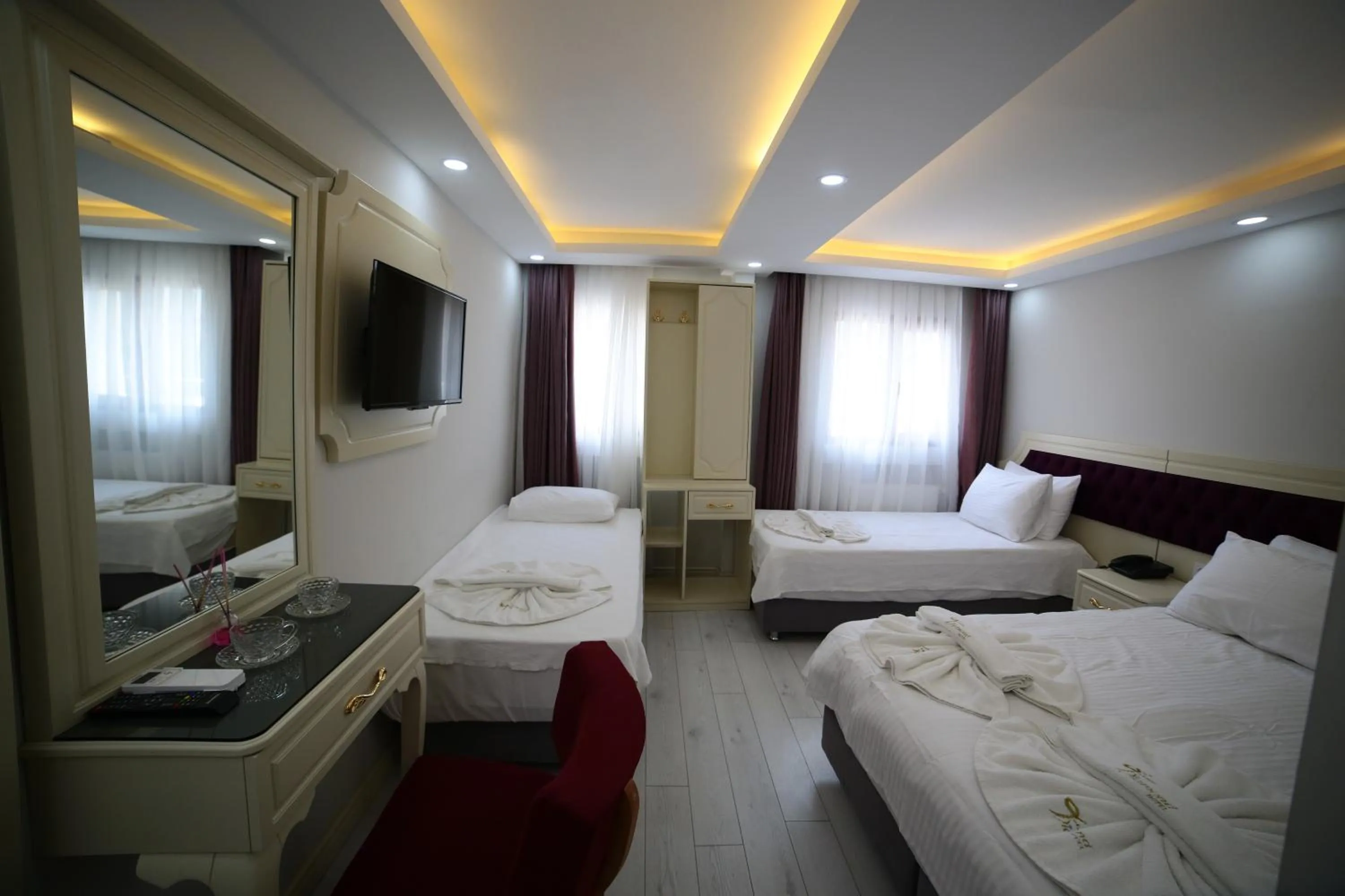 Photo of the whole room, Bed in taksim diamond hotel