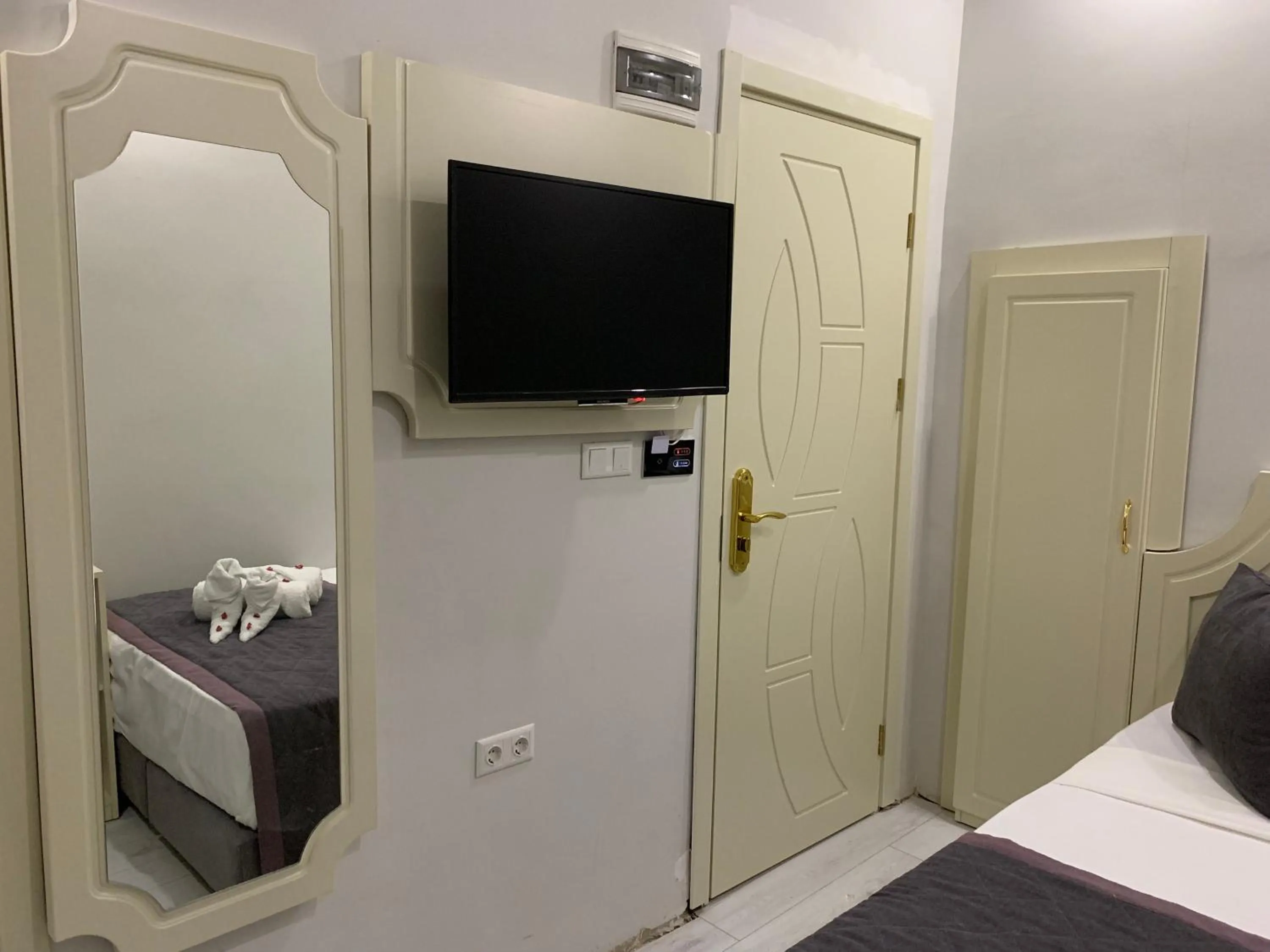 TV and multimedia, Bed in taksim diamond hotel