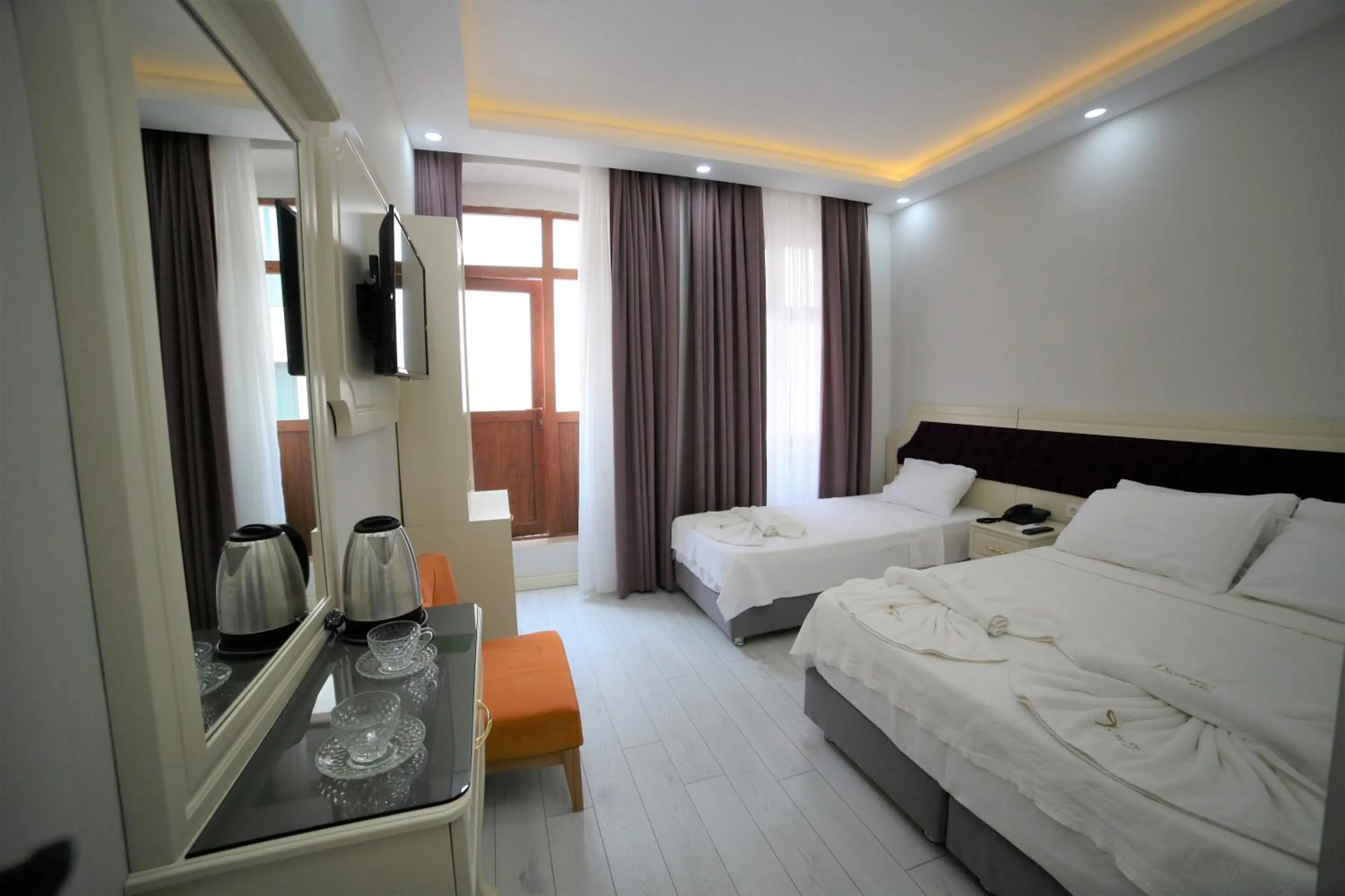Photo of the whole room, Bed in taksim diamond hotel