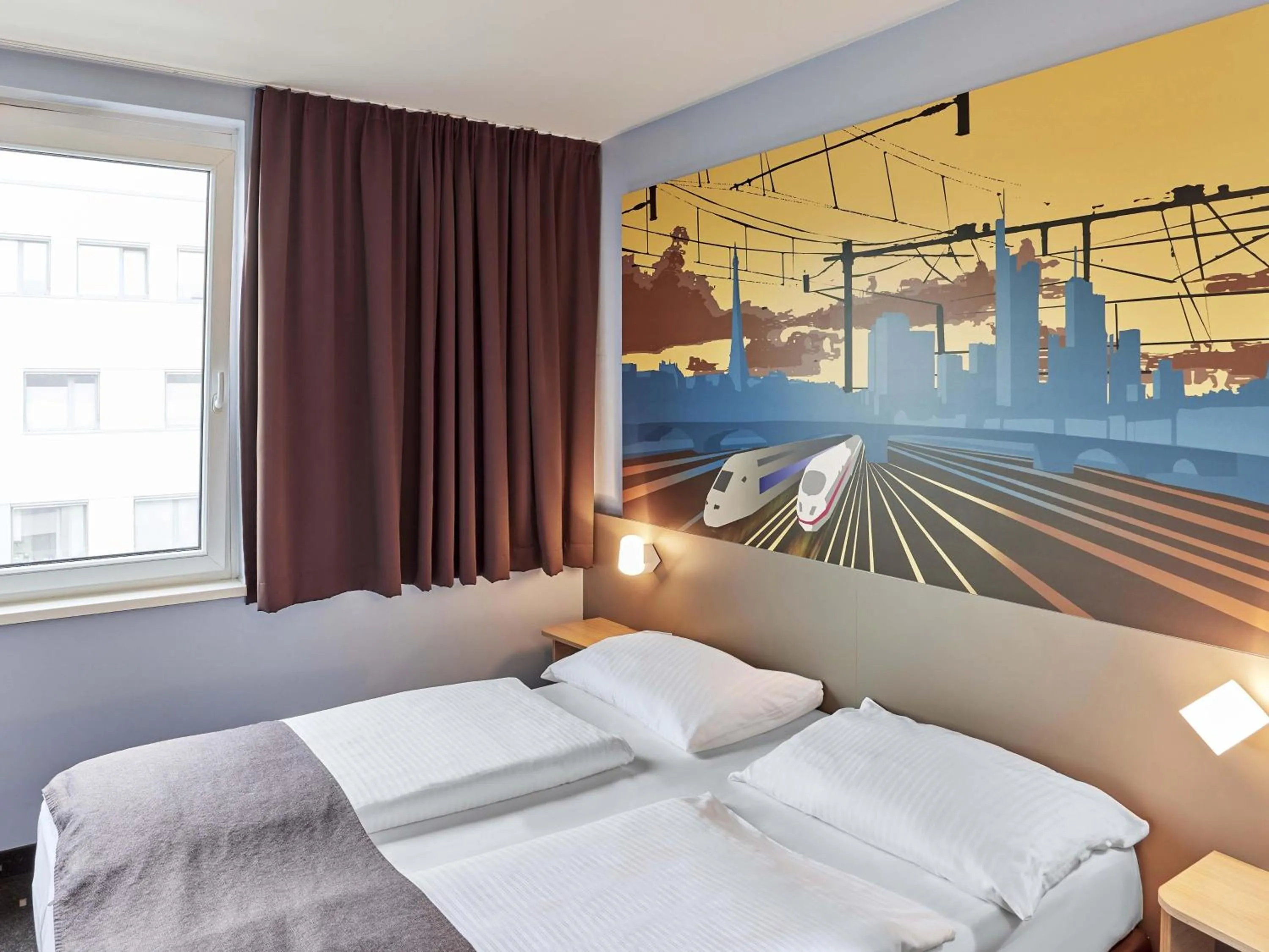 Photo of the whole room, Bed in B&B Hotel Saarbrücken-Hbf