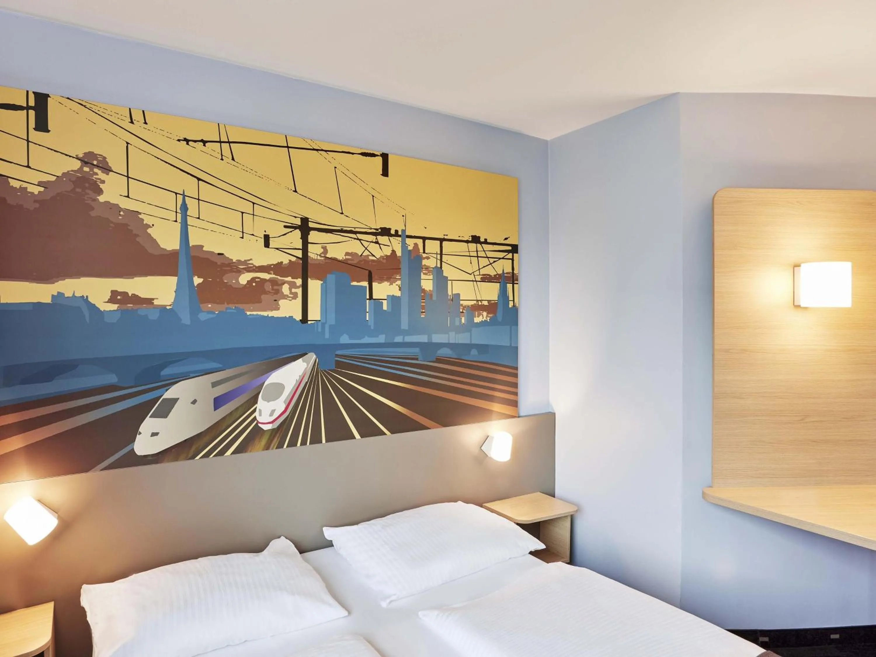 Photo of the whole room, Bed in B&B Hotel Saarbrücken-Hbf