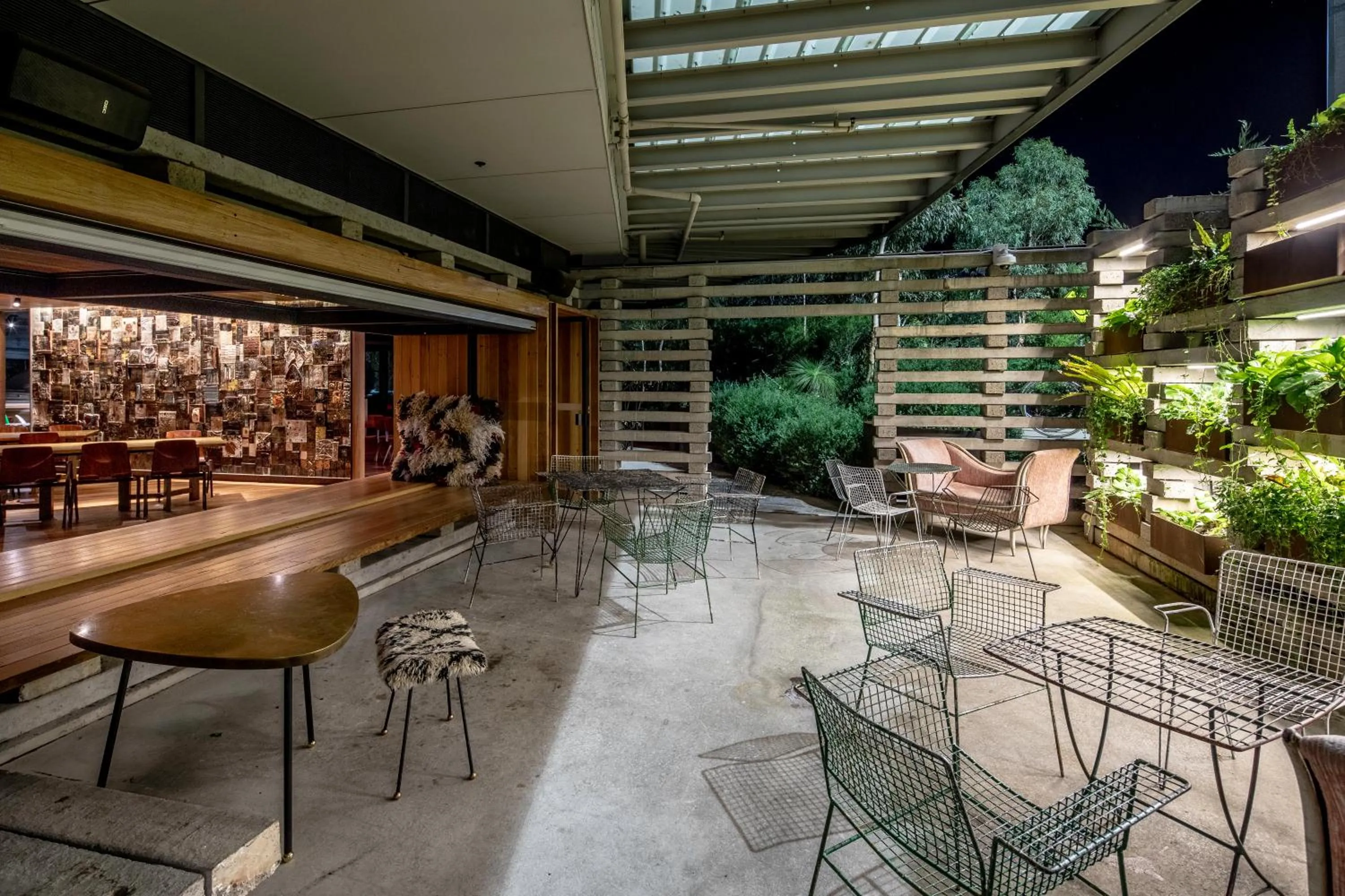 Garden in Ovolo Canberra, a Wyndham Hotel