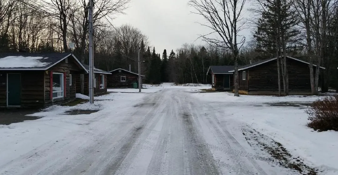 Street view in Glenview Cottages