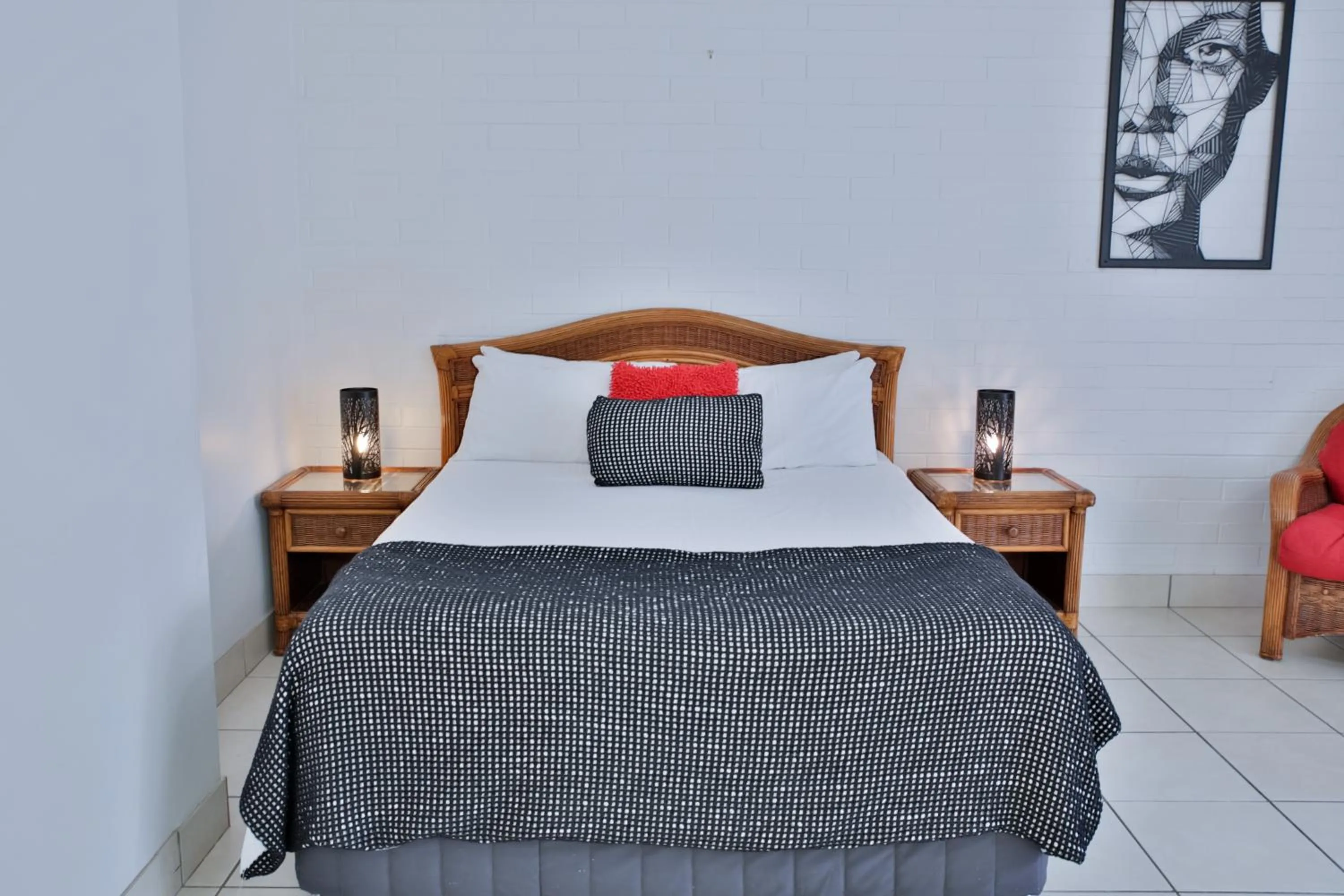 Bed in Central Park Motel