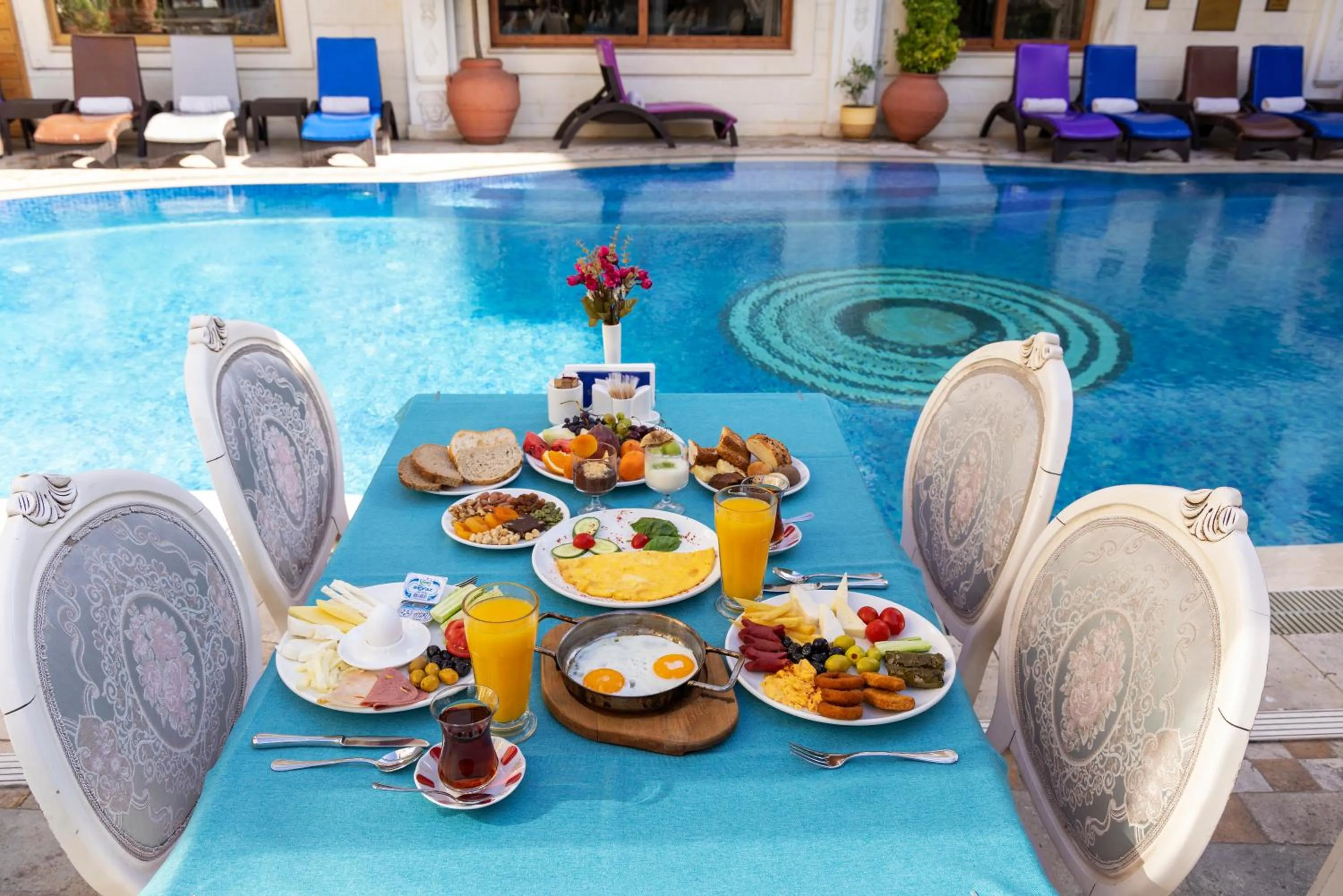 Dining area in Seven Hills Palace & Spa