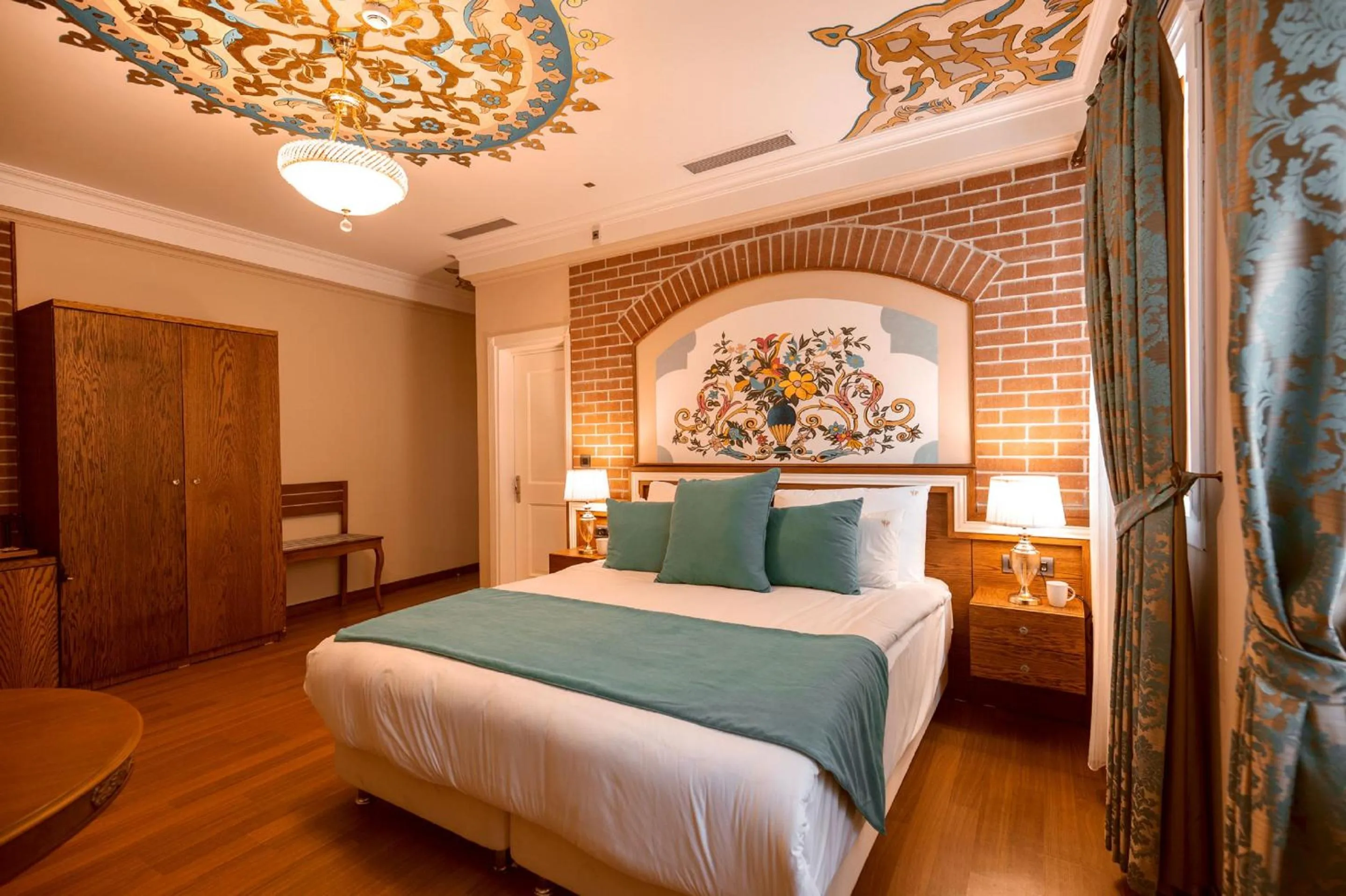 Photo of the whole room, Bed in Seven Hills Palace & Spa