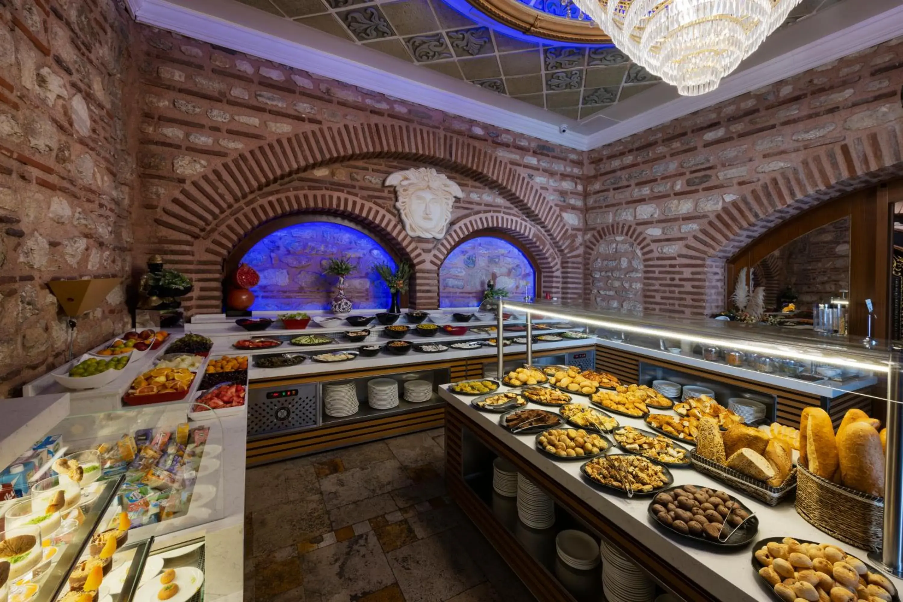 Food and drinks in Seven Hills Palace & Spa Food and drinks in Seven Hills Palace & Spa