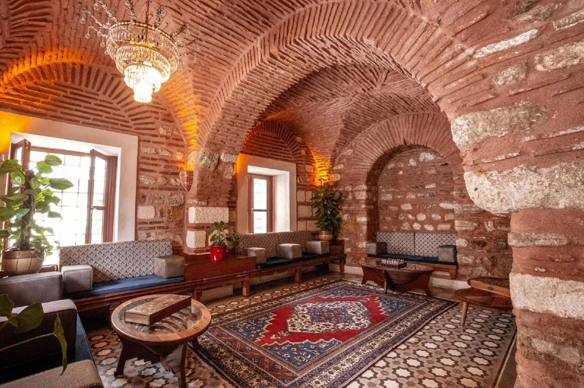 Library in Seven Hills Palace & Spa