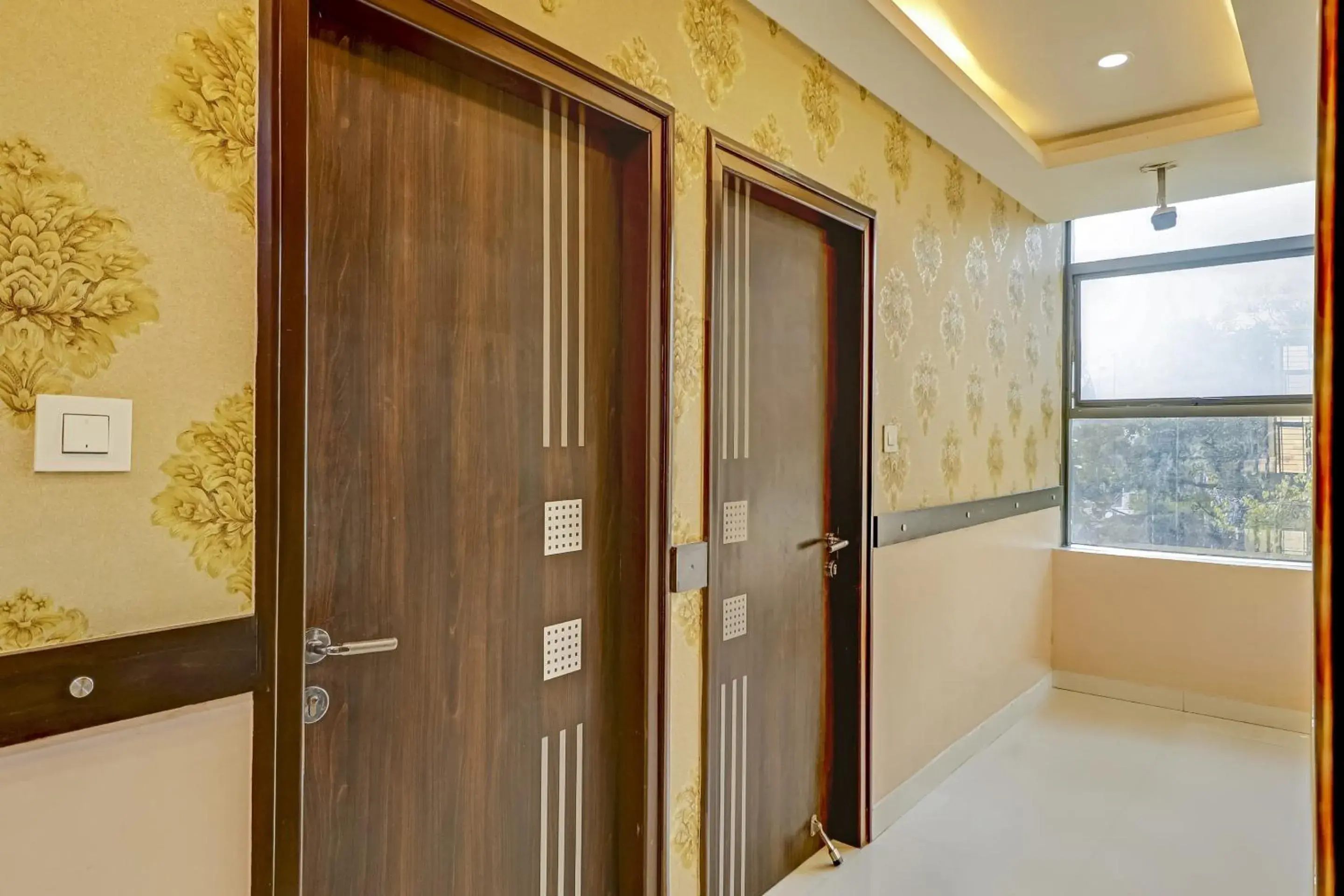 Lobby or reception in Capital O Champion Lotus Near Mantri Square Mall Lobby or reception in Capital O Champion Lotus Near Mantri Square Mall