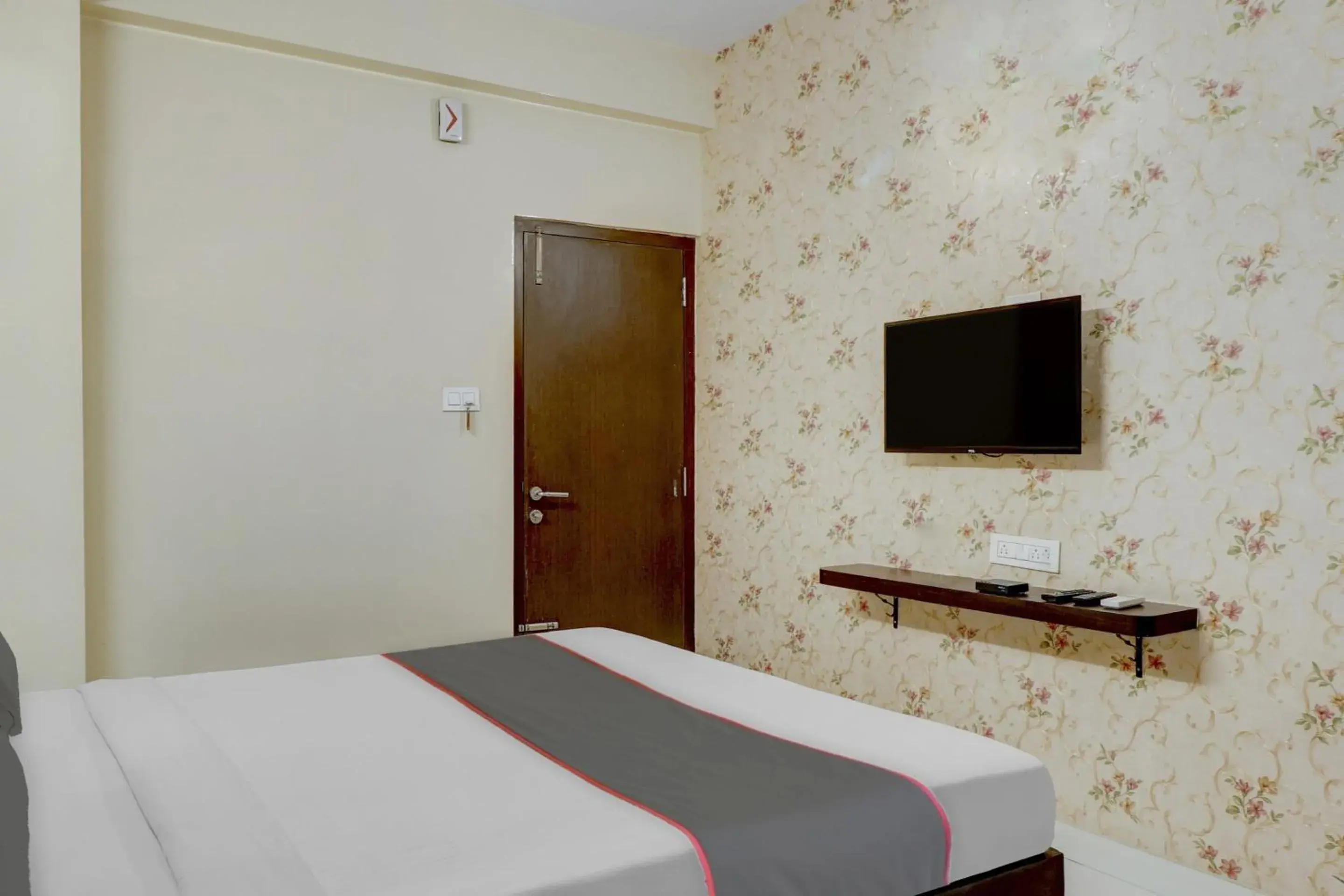 Bedroom, Bed in Capital O Champion Lotus Near Mantri Square Mall Bedroom, Bed in Capital O Champion Lotus Near Mantri Square Mall