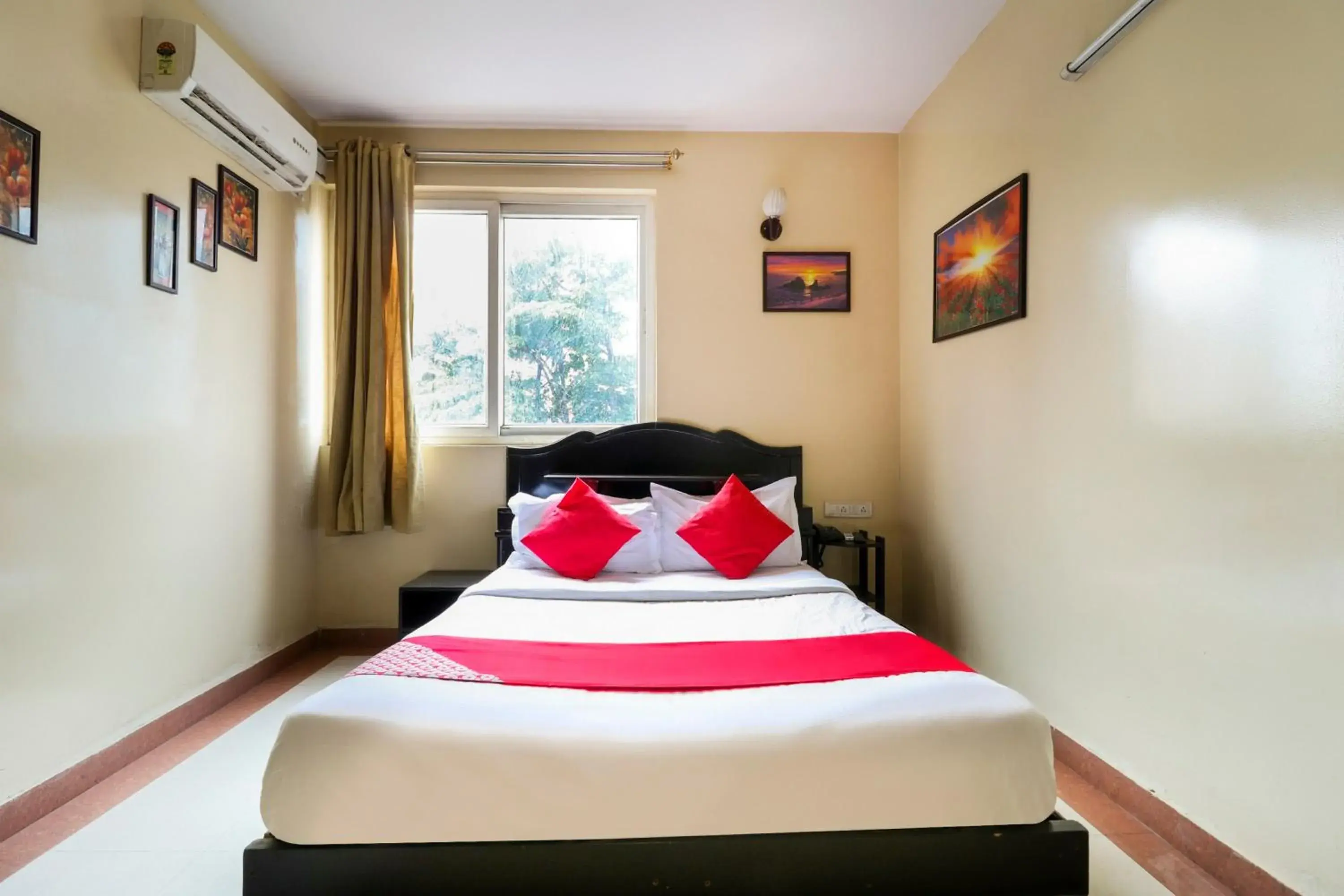 Bedroom, Bed in Super Collection O Tiara Near Christ university Bedroom, Bed in Super Collection O Tiara Near Christ university