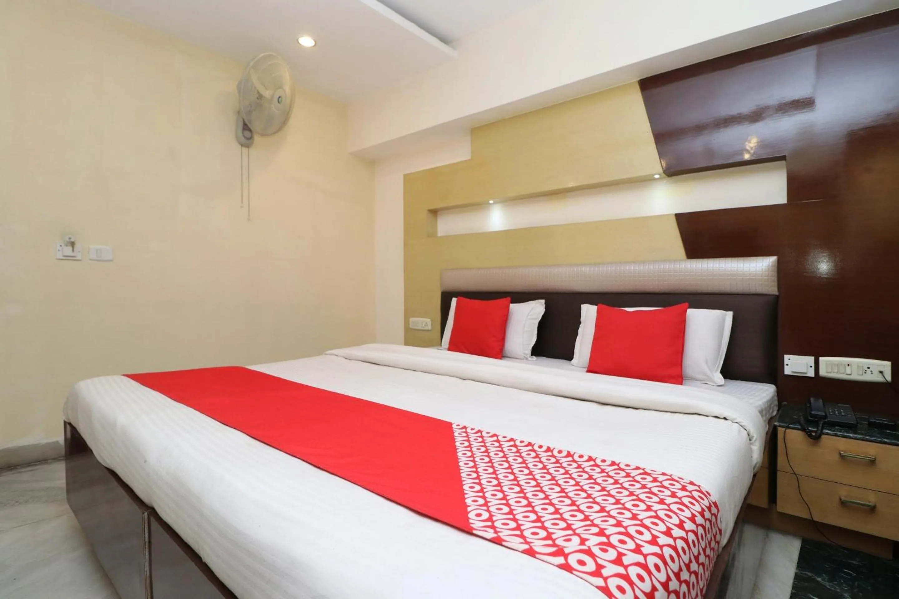 Bedroom, Bed in HOTEL O Vivek International Hotel