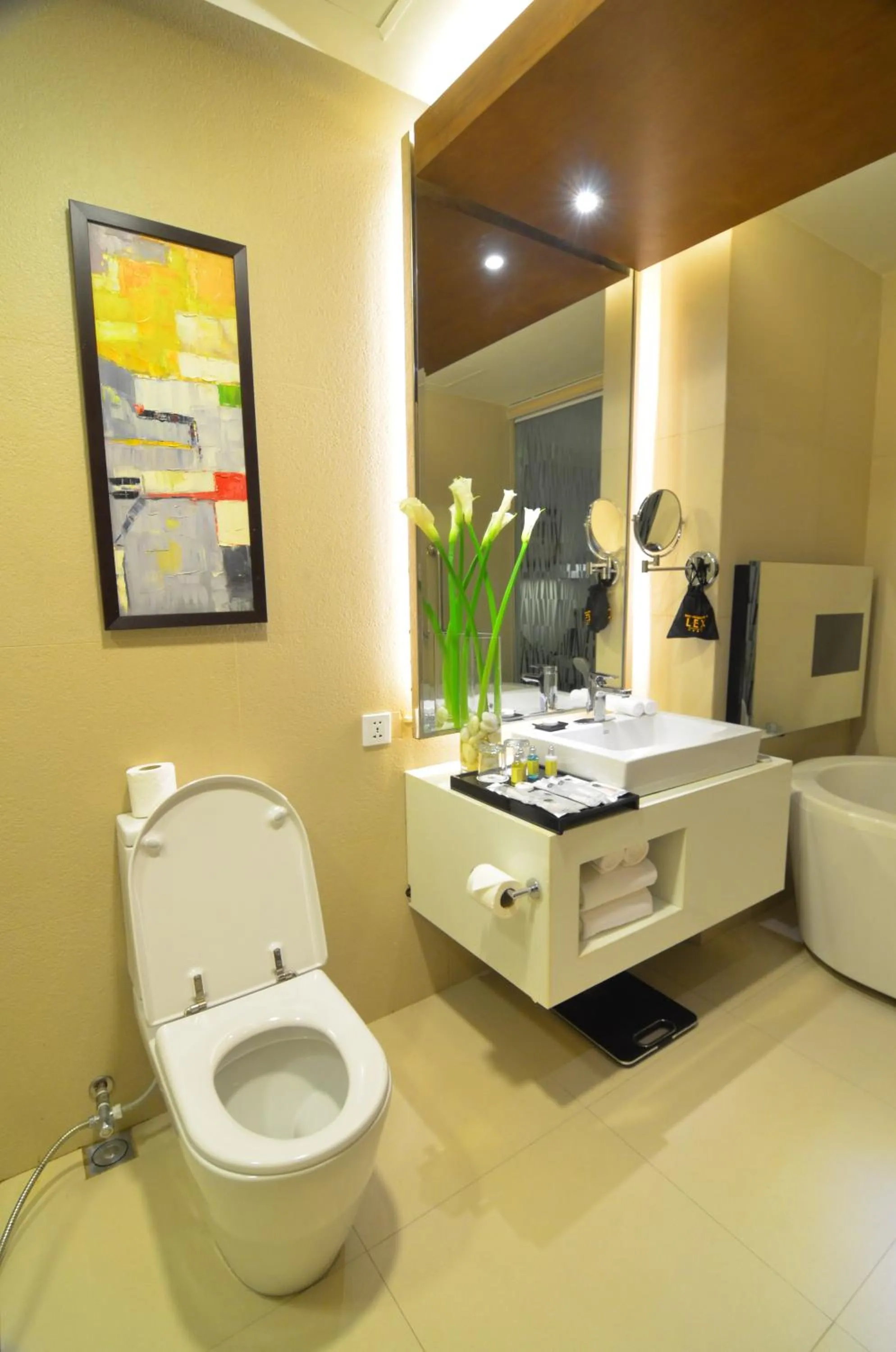 Toilet in Lex Hotel Cebu