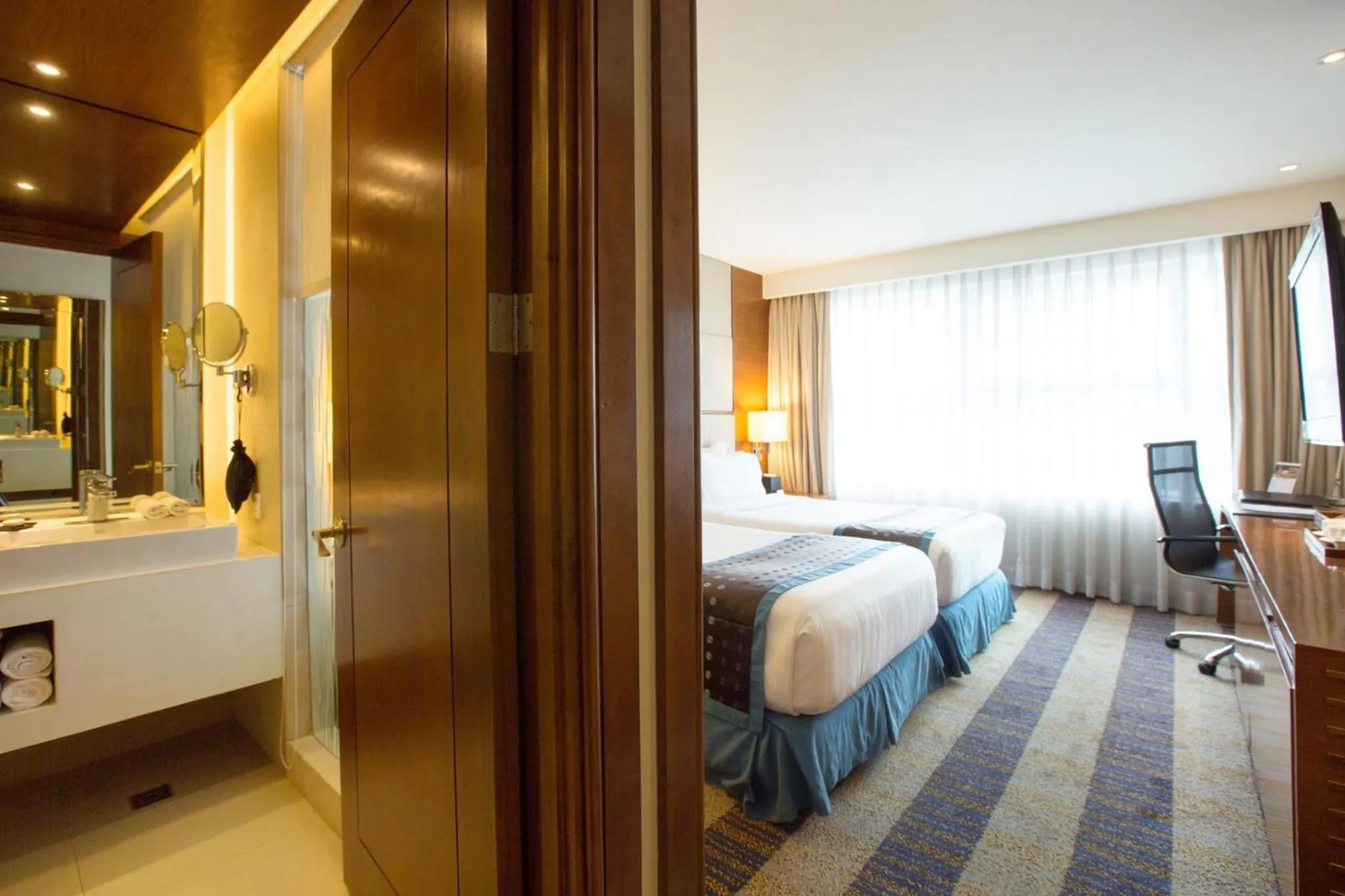 Bedroom, Bed in Lex Hotel Cebu