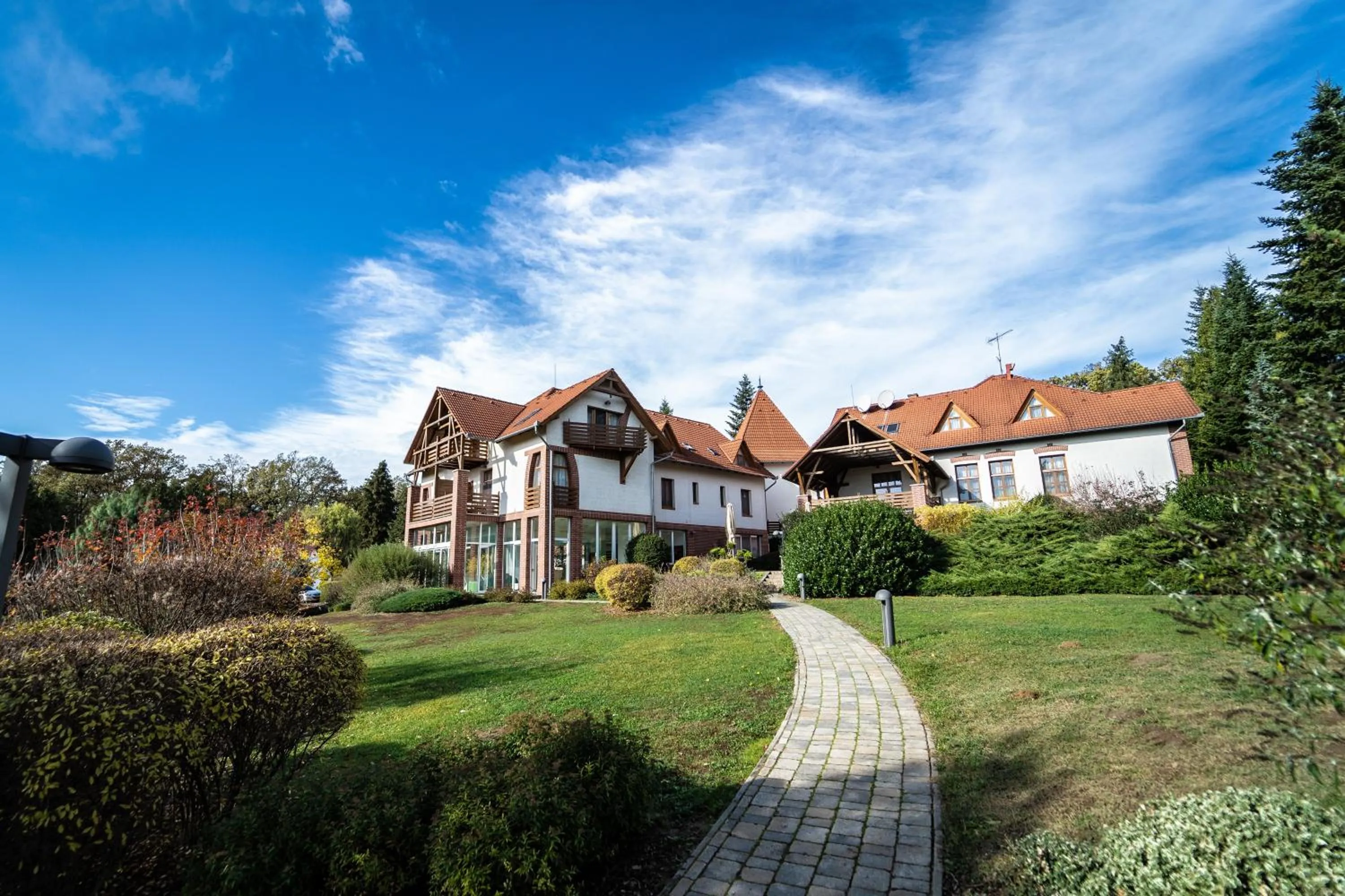 Property building in Hotel Kardosfa