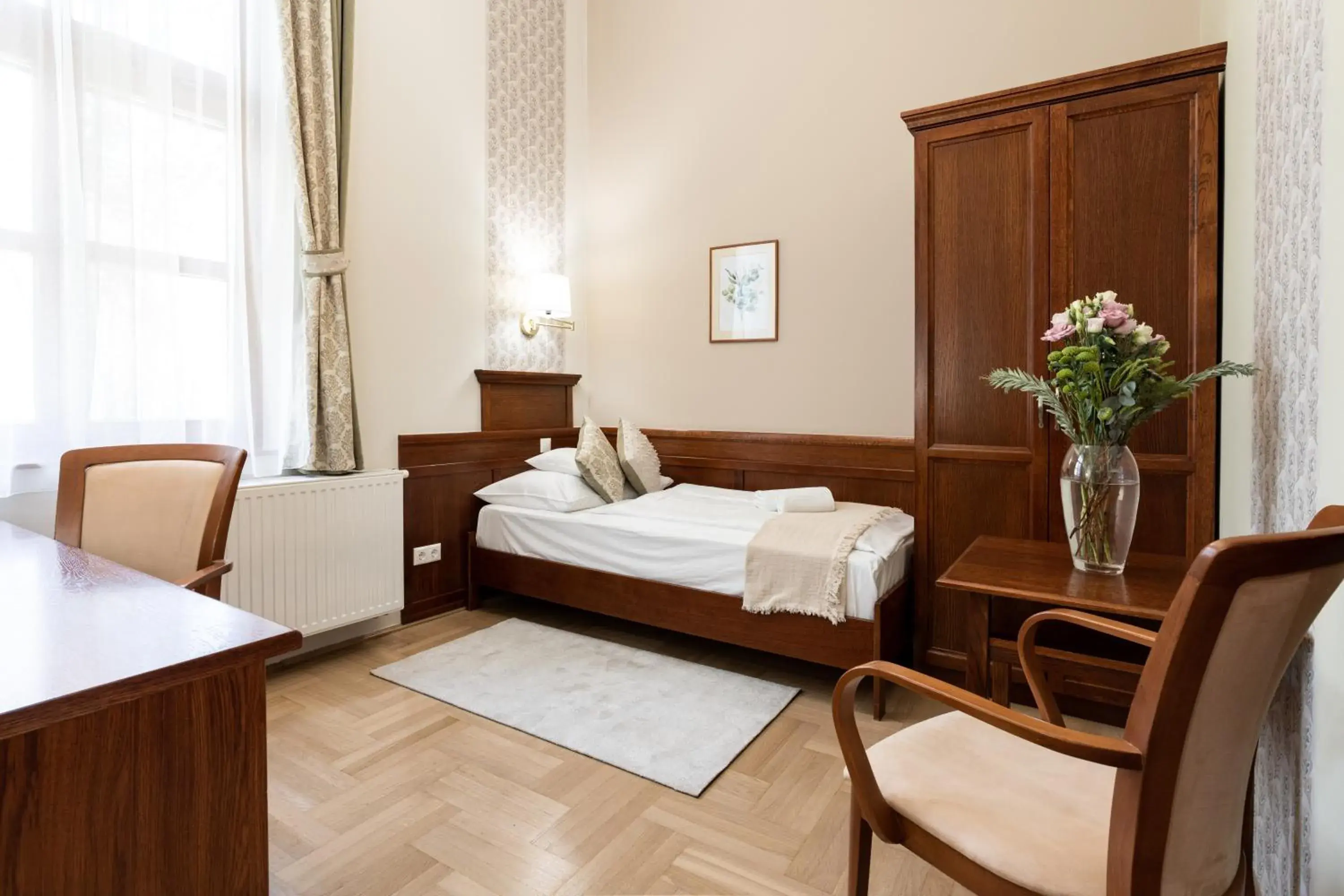 Twin Room - single occupancy in Hotel Kardosfa Twin Room - single occupancy in Hotel Kardosfa