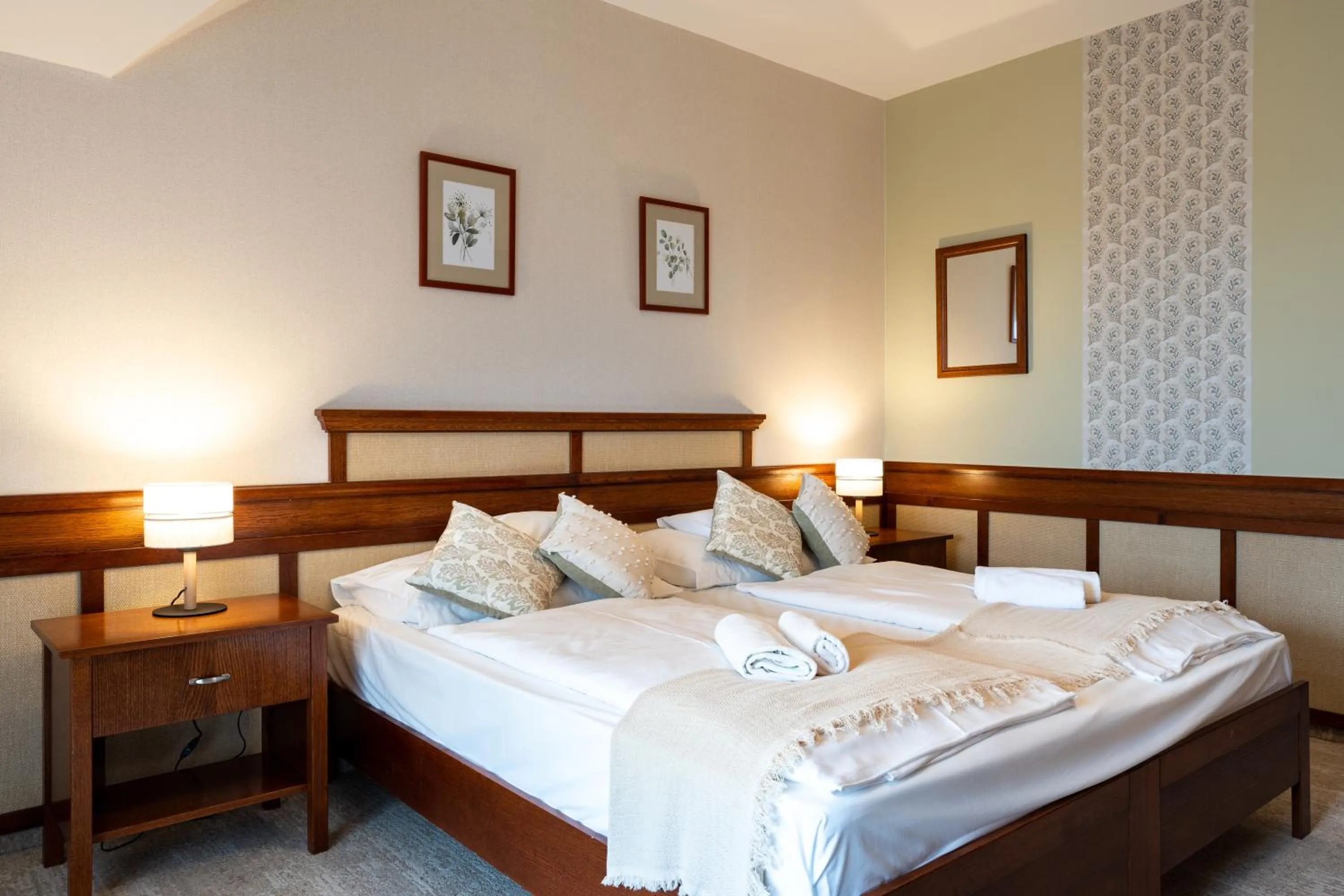 Bed in Hotel Kardosfa