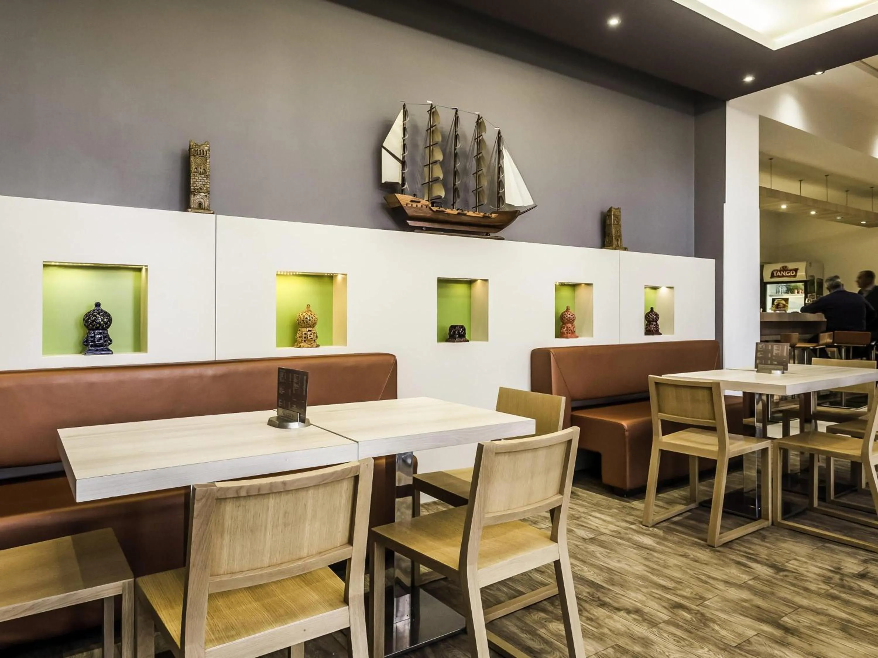 Restaurant/places to eat in ibis Tlemcen