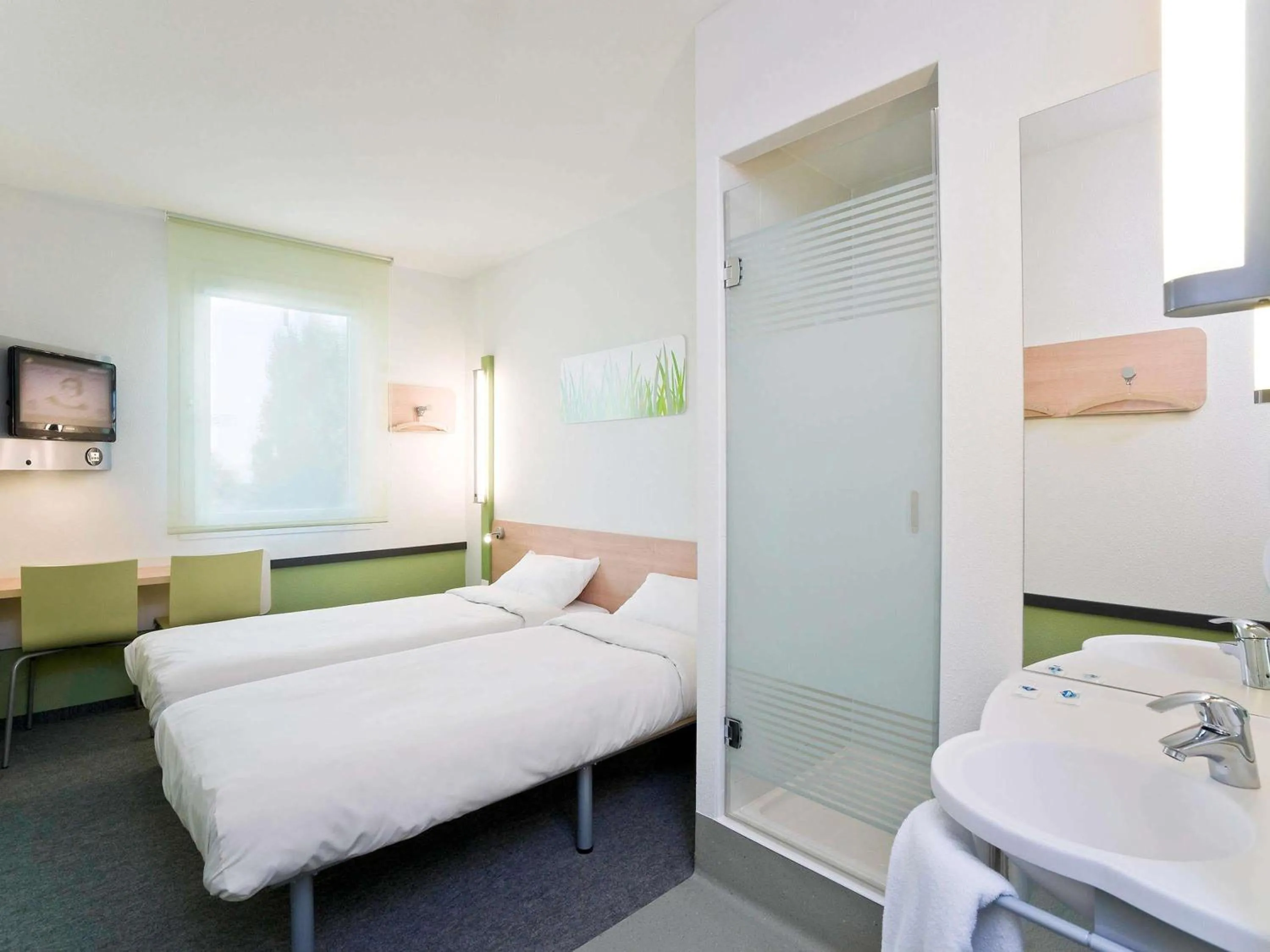 Bedroom, Bed in ibis budget Torun