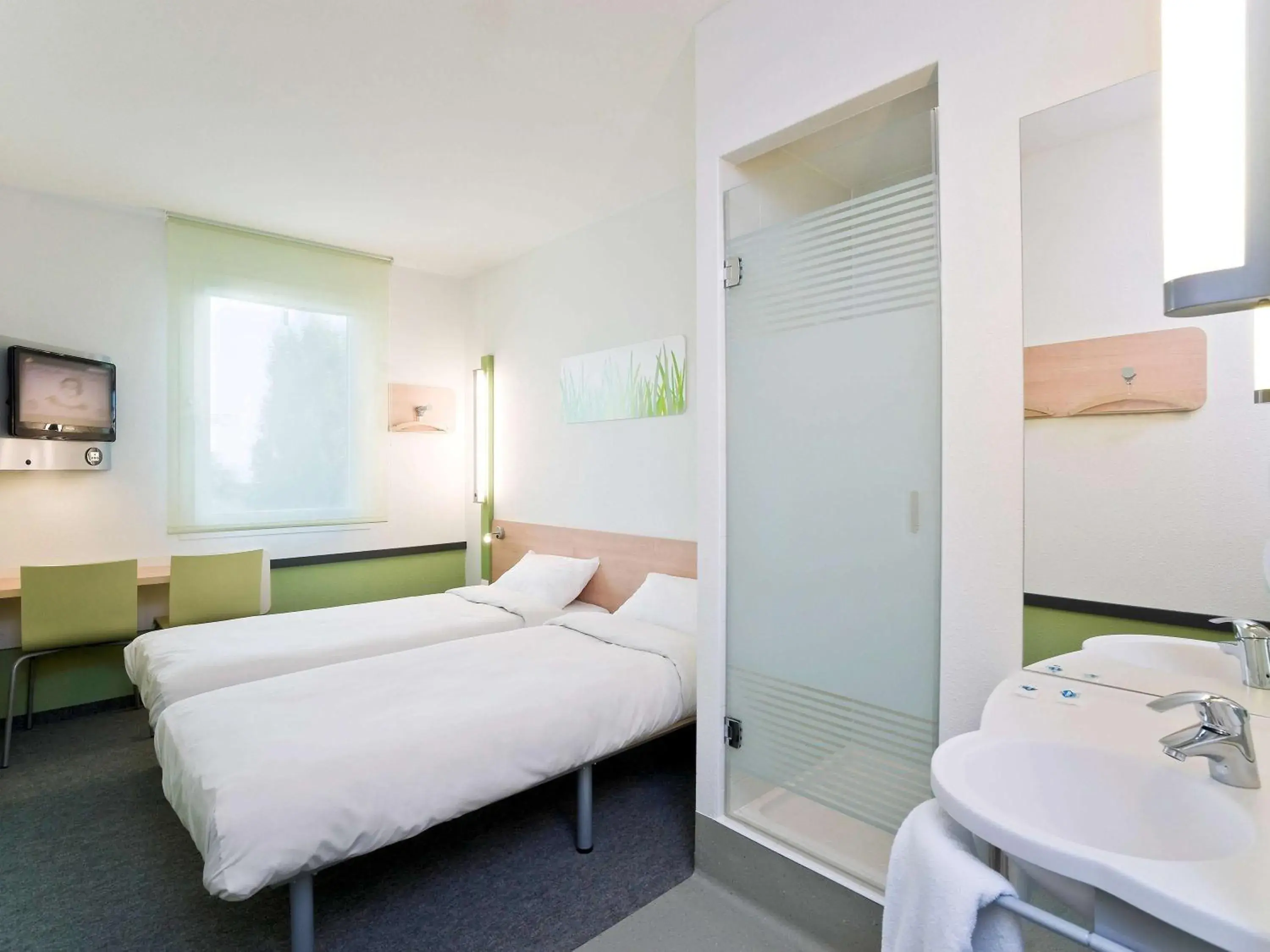 Photo of the whole room, Bed in ibis budget Torun Photo of the whole room, Bed in ibis budget Torun
