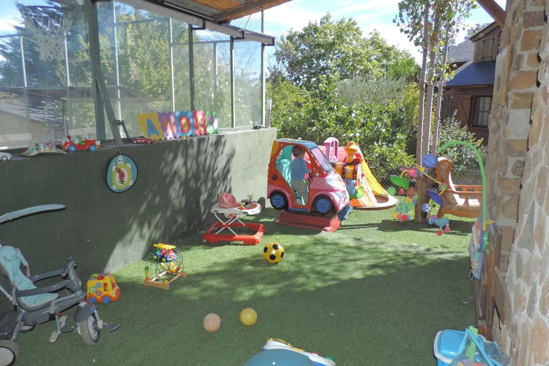 Children play ground in Posada Rural SPA Granja LA TEJERA de Lozoya