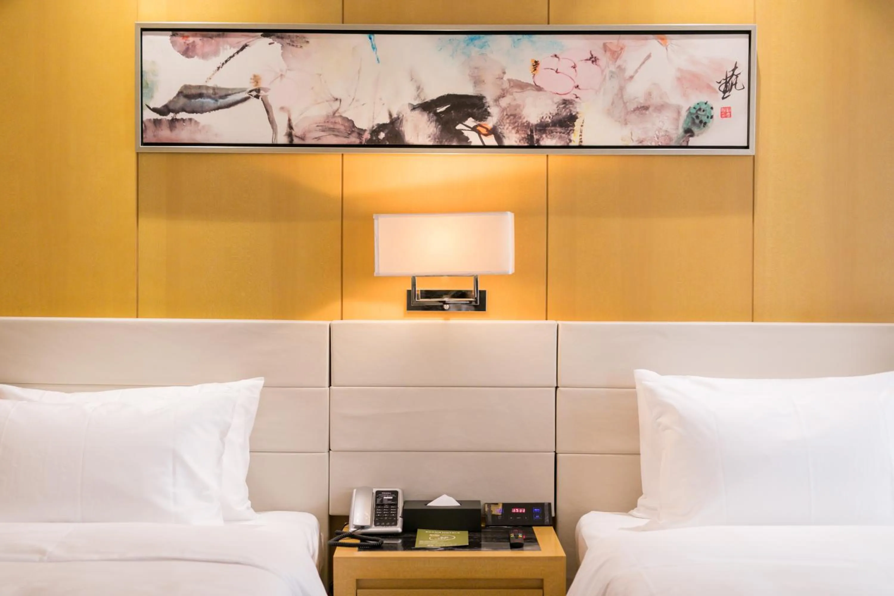 Bed in Mercure Beijing Chang An West