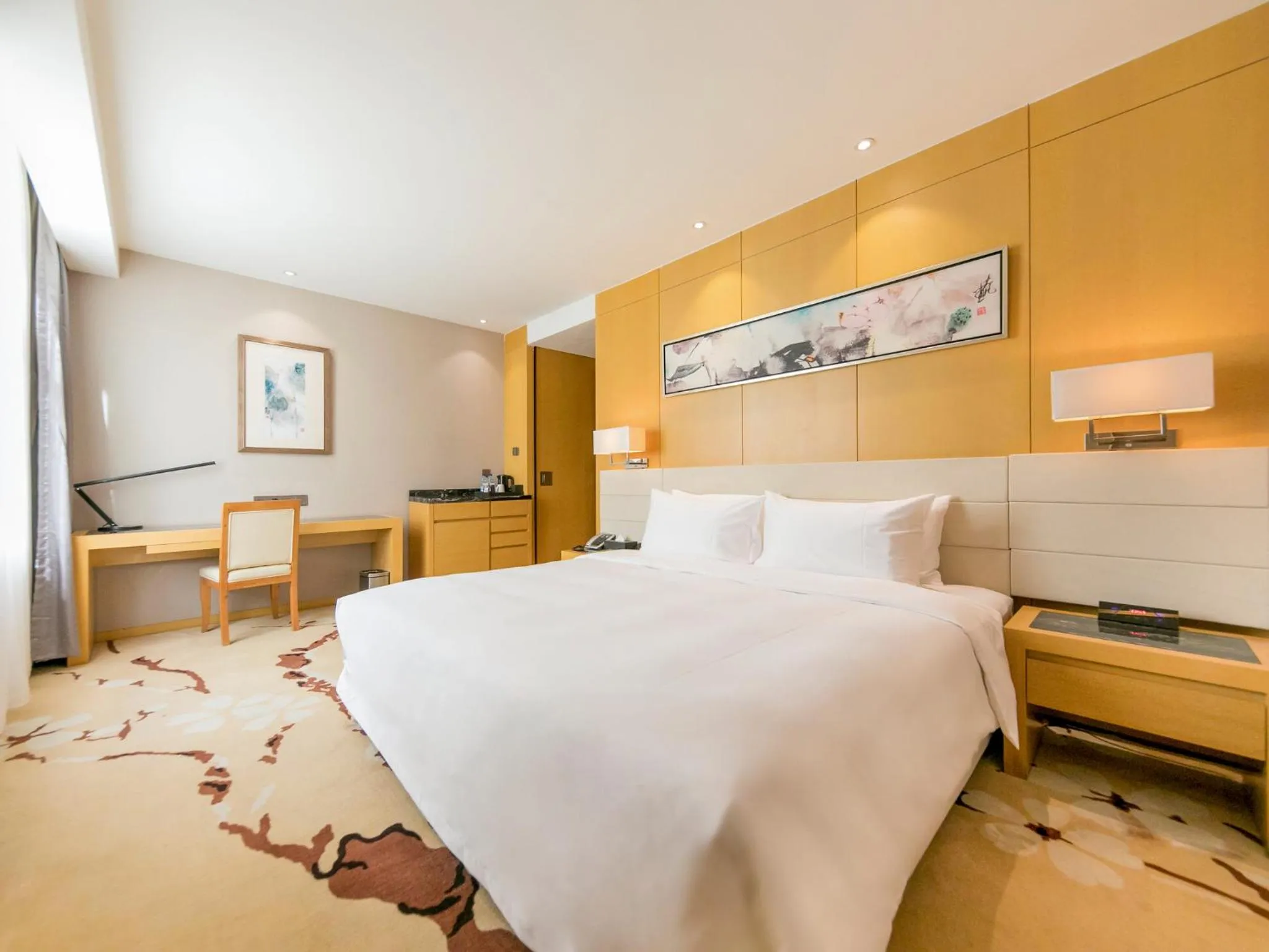 Bed in Mercure Beijing Chang An West
