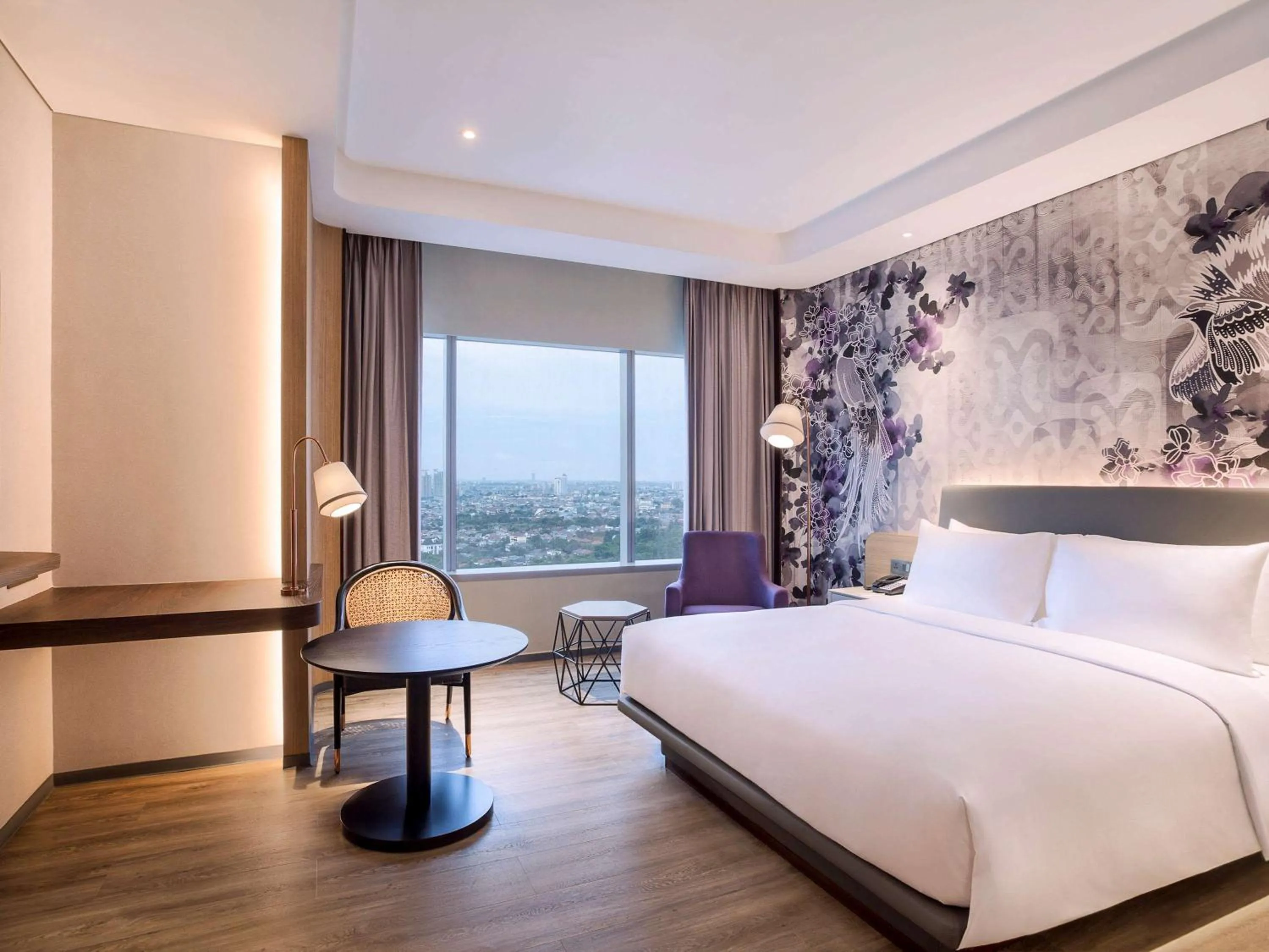 Photo of the whole room, Bed in Mercure Jakarta Gatot Subroto