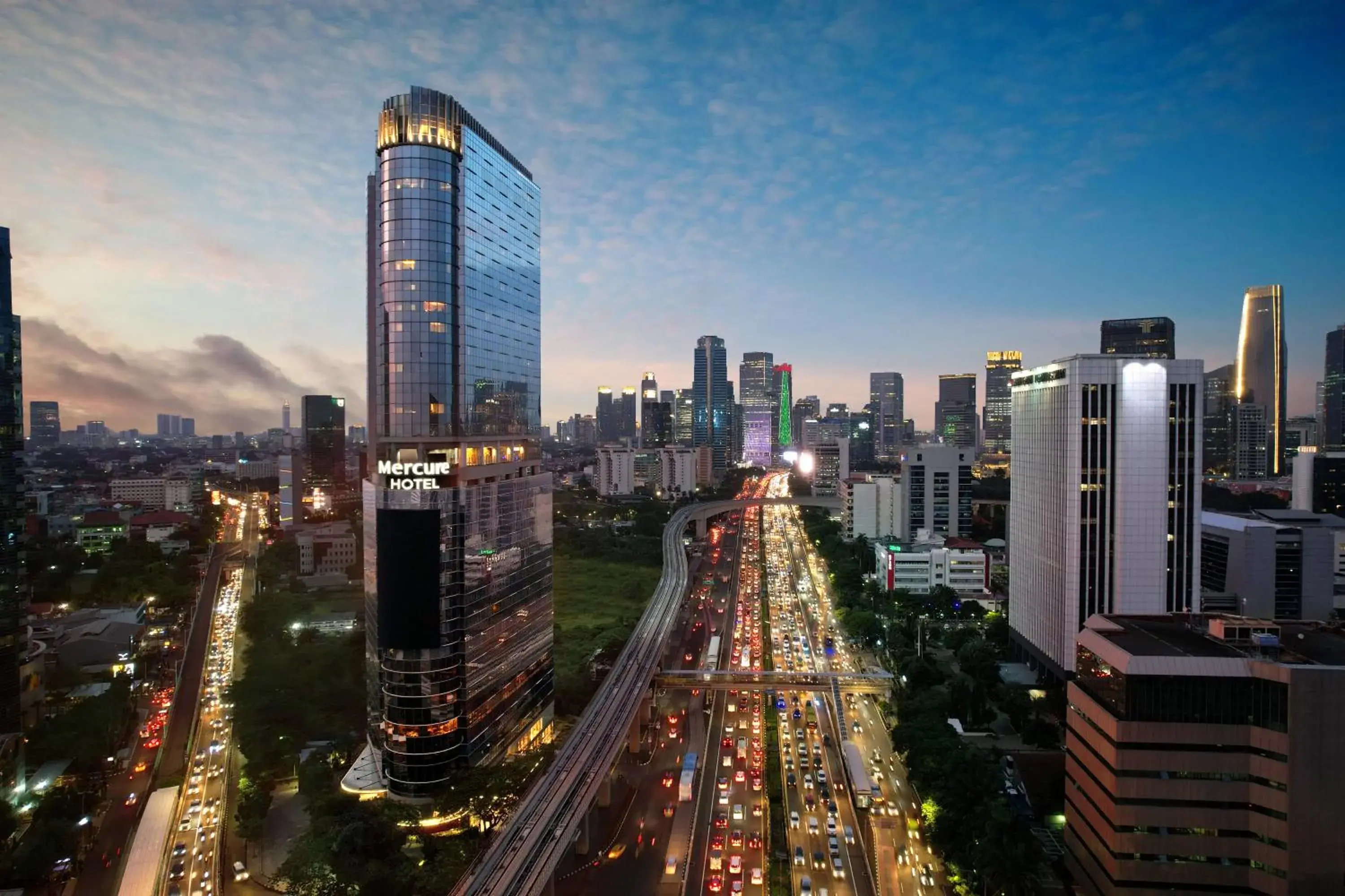 Facade/entrance in Mercure Jakarta Gatot Subroto Facade/entrance in Mercure Jakarta Gatot Subroto