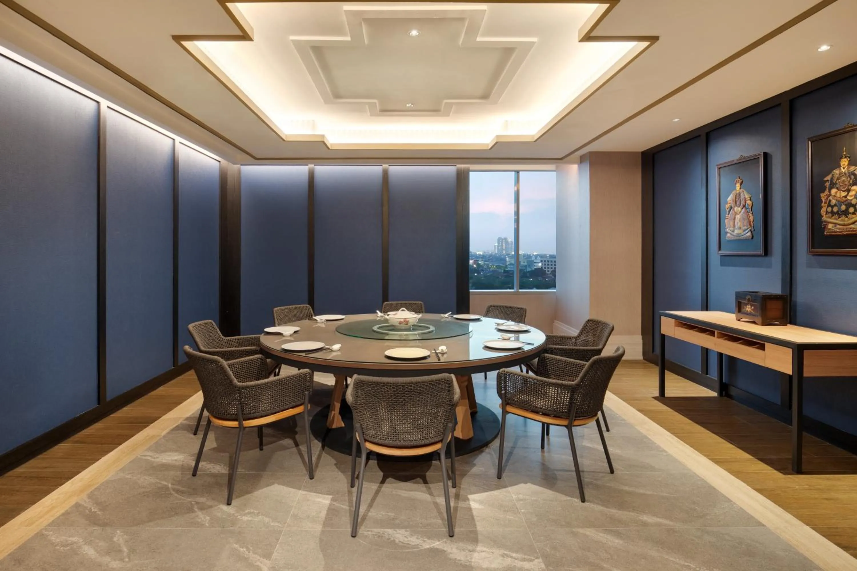 Restaurant/places to eat in Mercure Jakarta Gatot Subroto