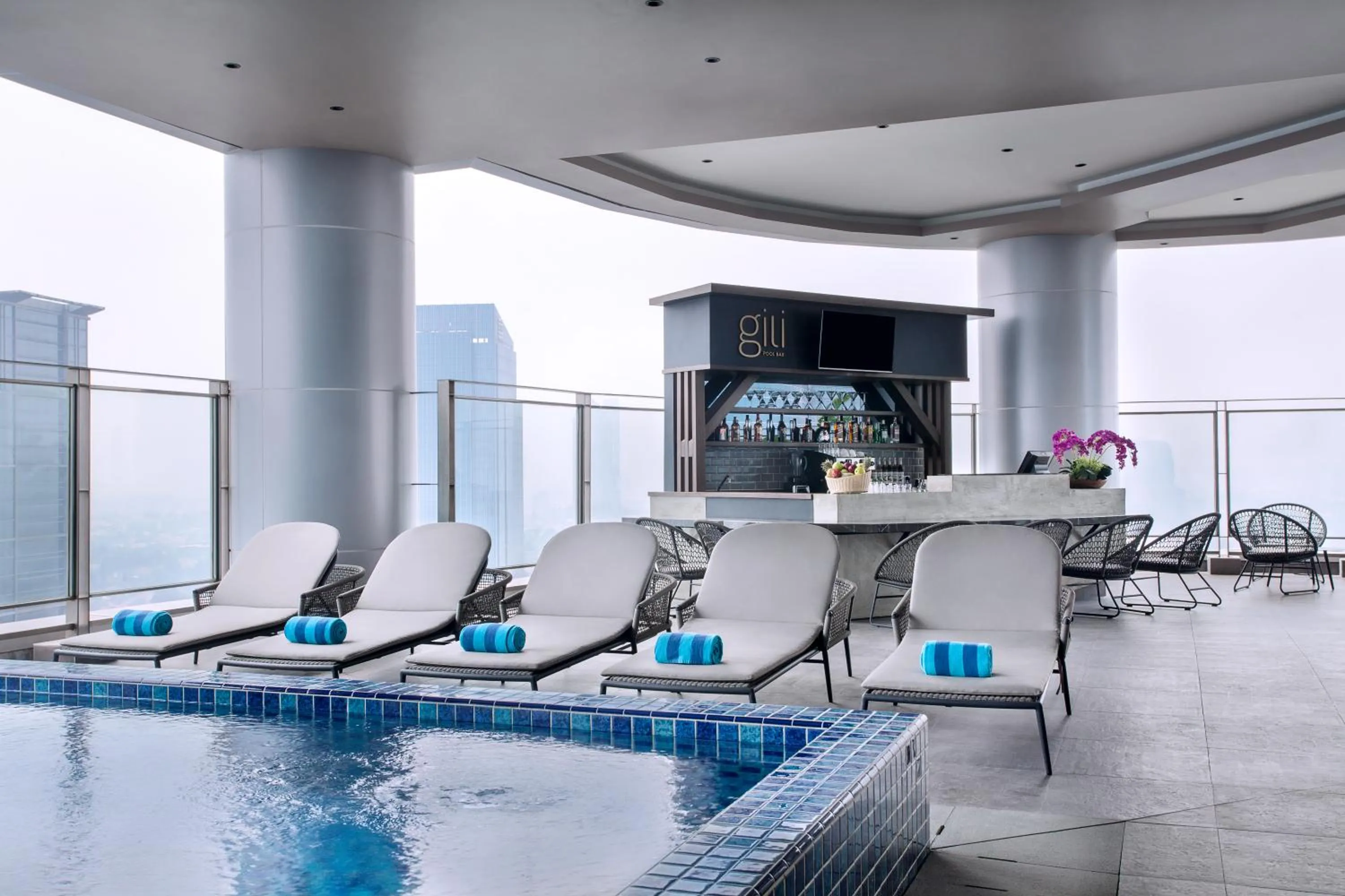 Swimming pool in Mercure Jakarta Gatot Subroto