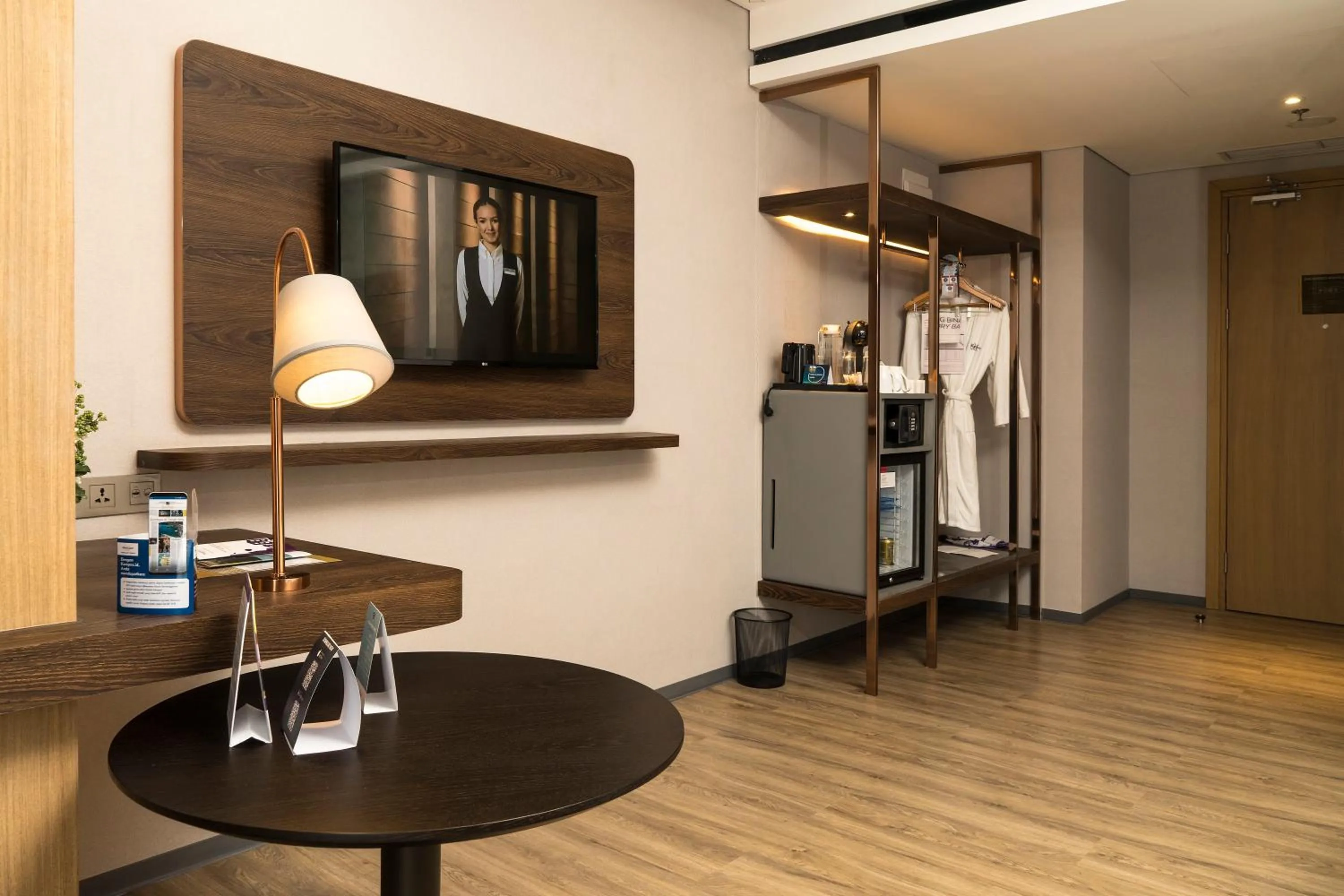 TV and multimedia in Mercure Jakarta Gatot Subroto