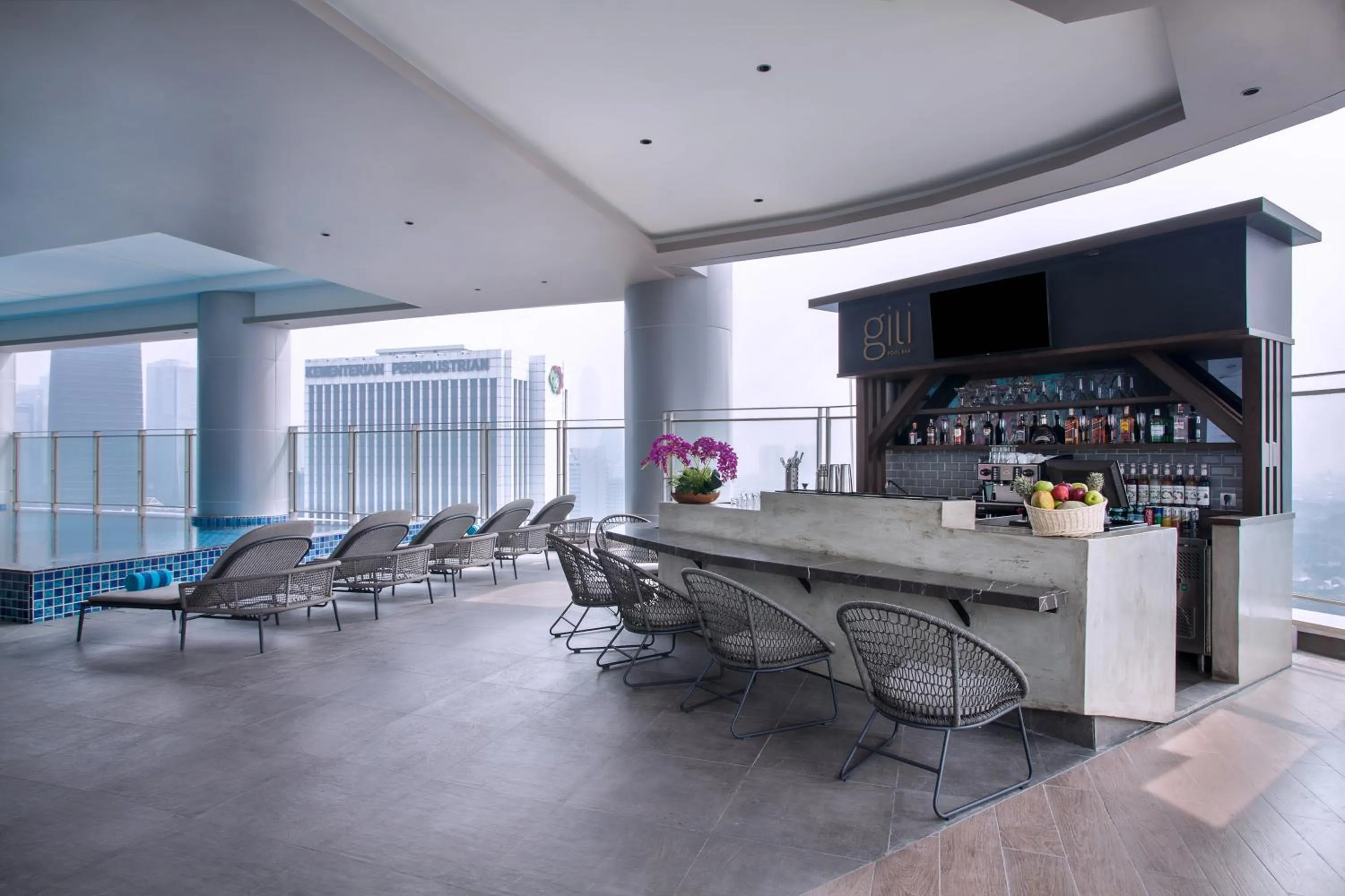 Lounge or bar in Mercure Jakarta Gatot Subroto