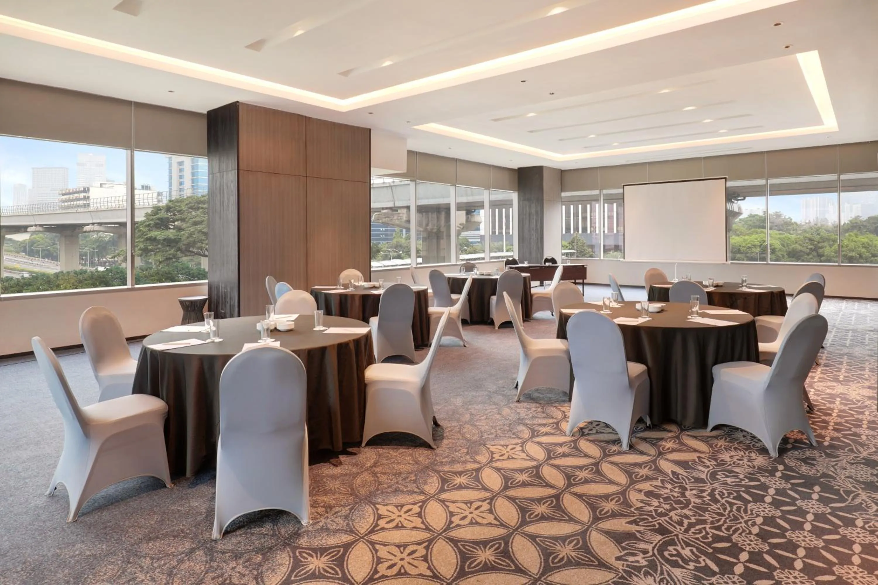 Business facilities in Mercure Jakarta Gatot Subroto