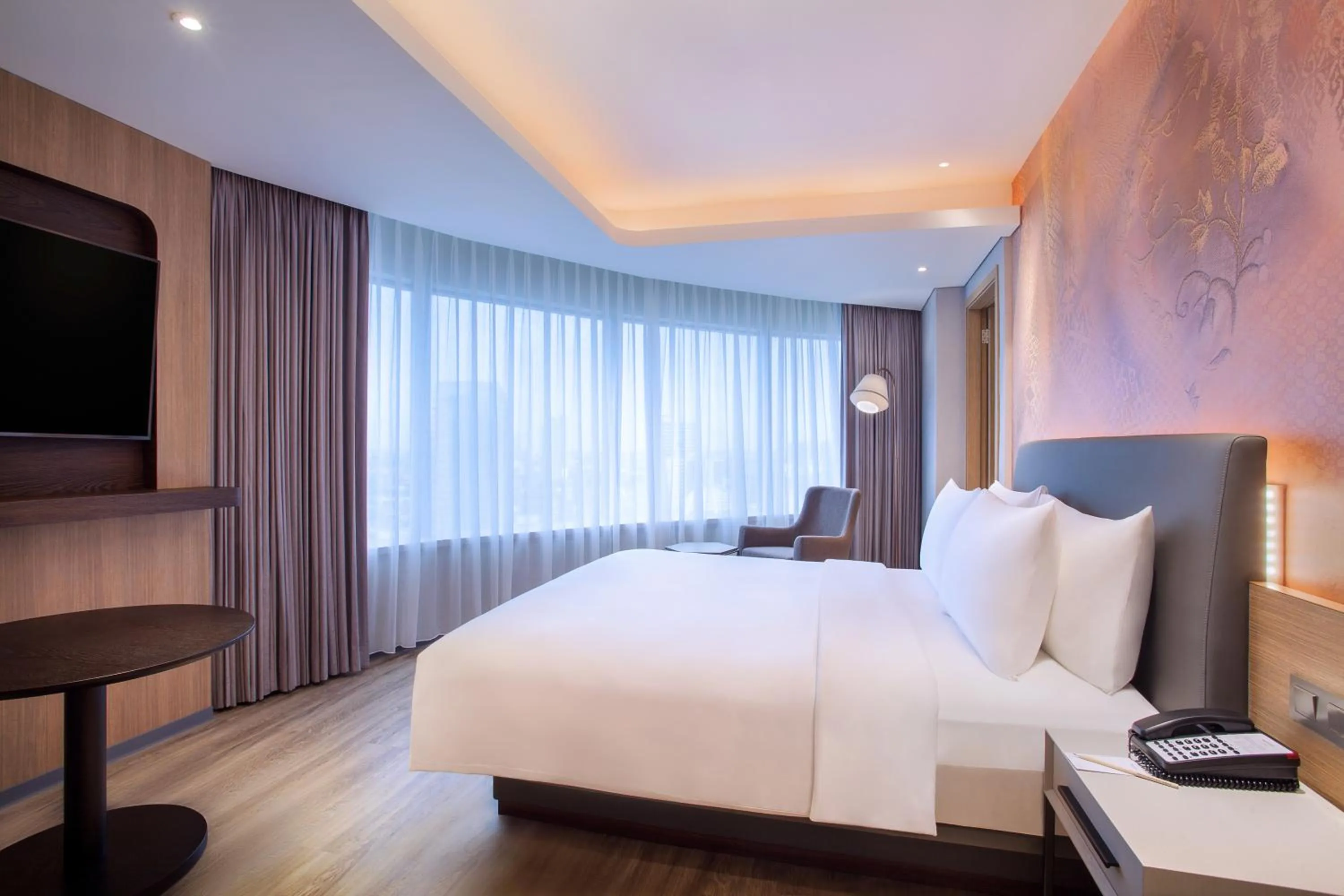 Bed in Mercure Jakarta Gatot Subroto