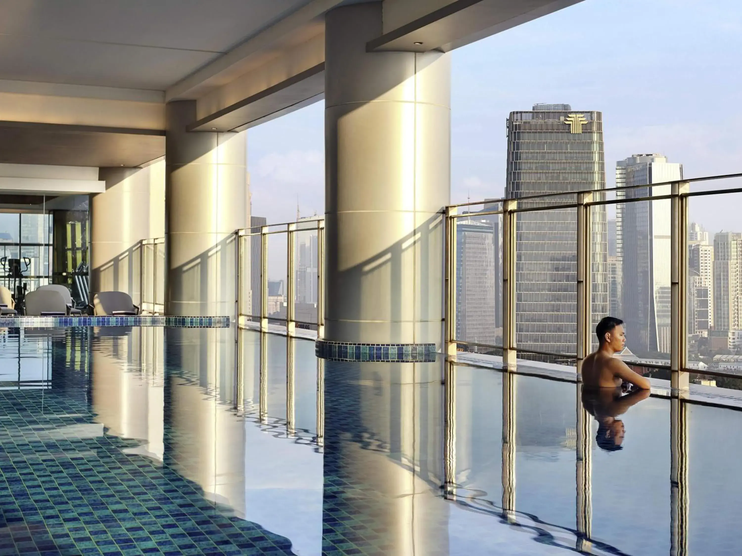 Pool view in Mercure Jakarta Gatot Subroto Pool view in Mercure Jakarta Gatot Subroto
