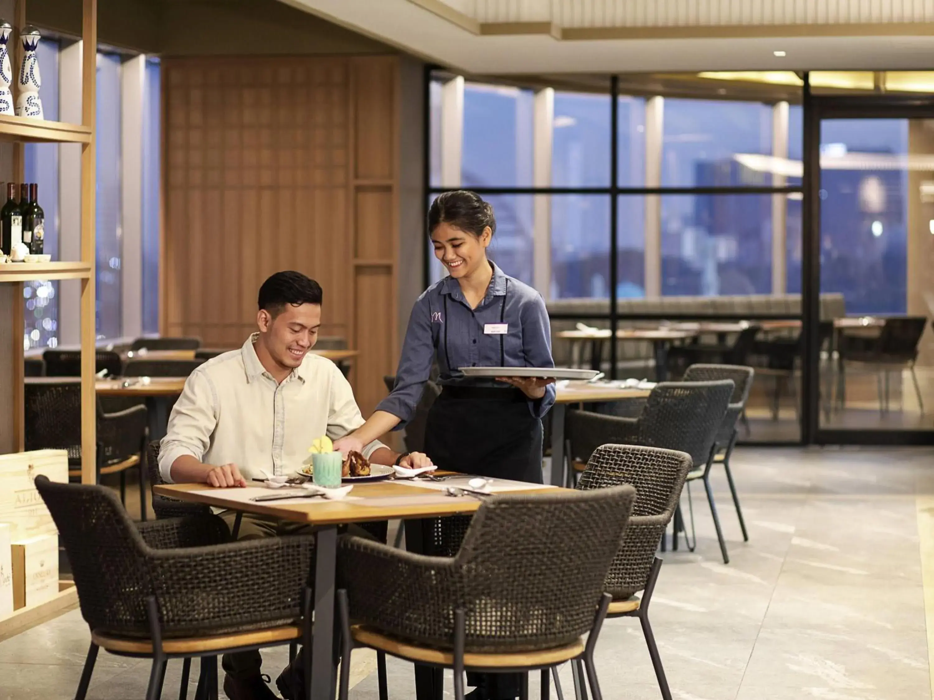 Restaurant/places to eat in Mercure Jakarta Gatot Subroto Restaurant/places to eat in Mercure Jakarta Gatot Subroto