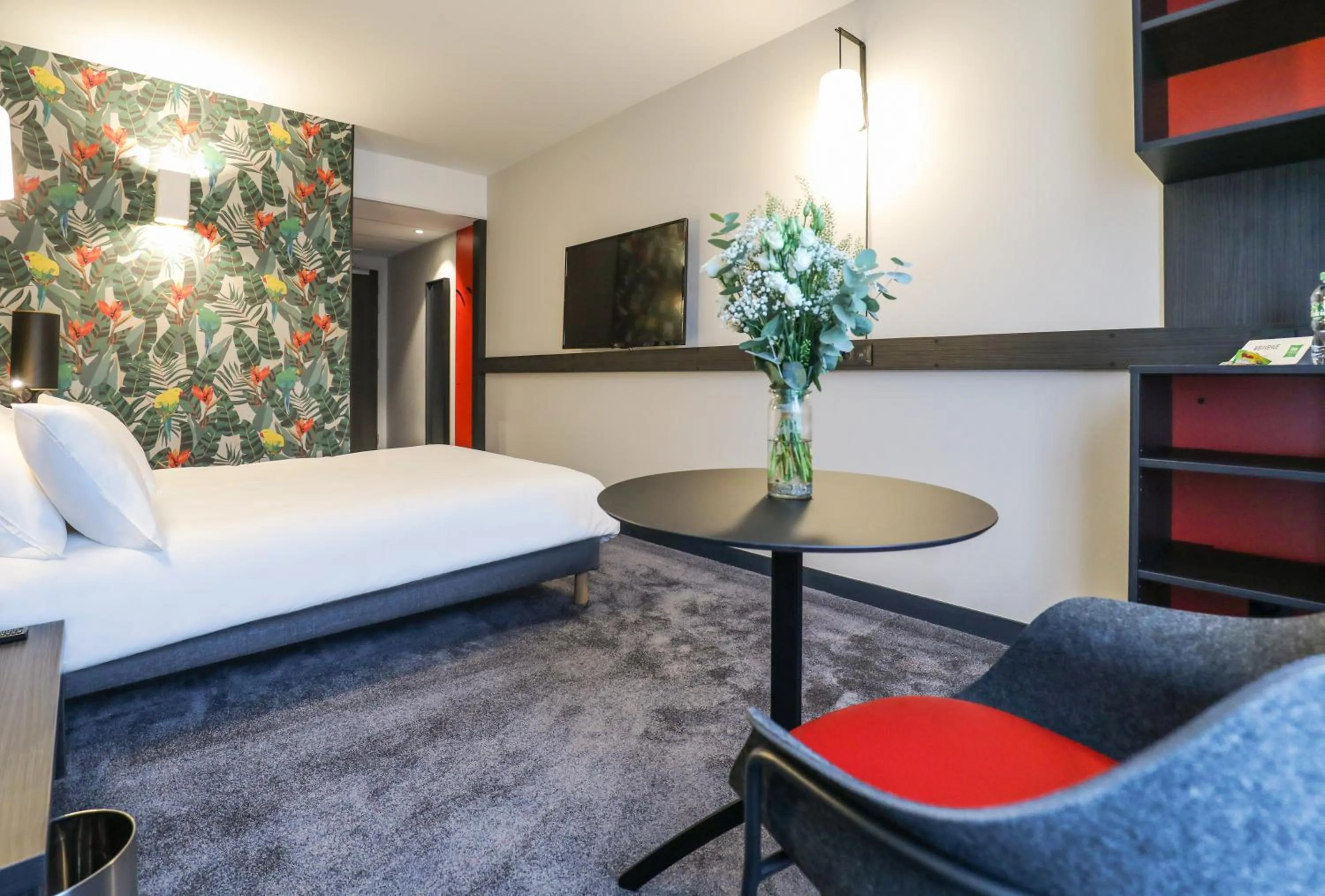 Bedroom, Bed in ibis Styles Puteaux Paris La Defense